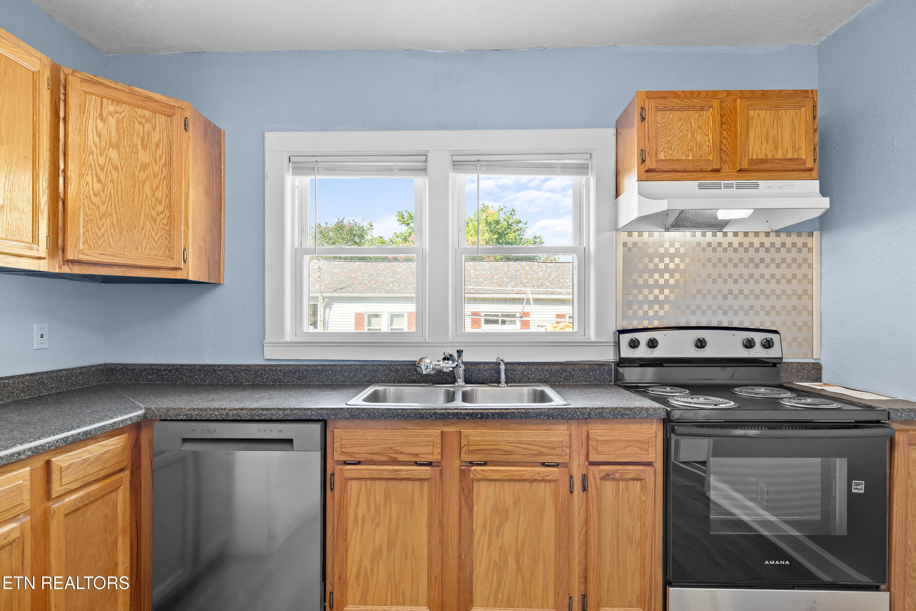 919 Wallace Harris Avenue Maryville TN 37801