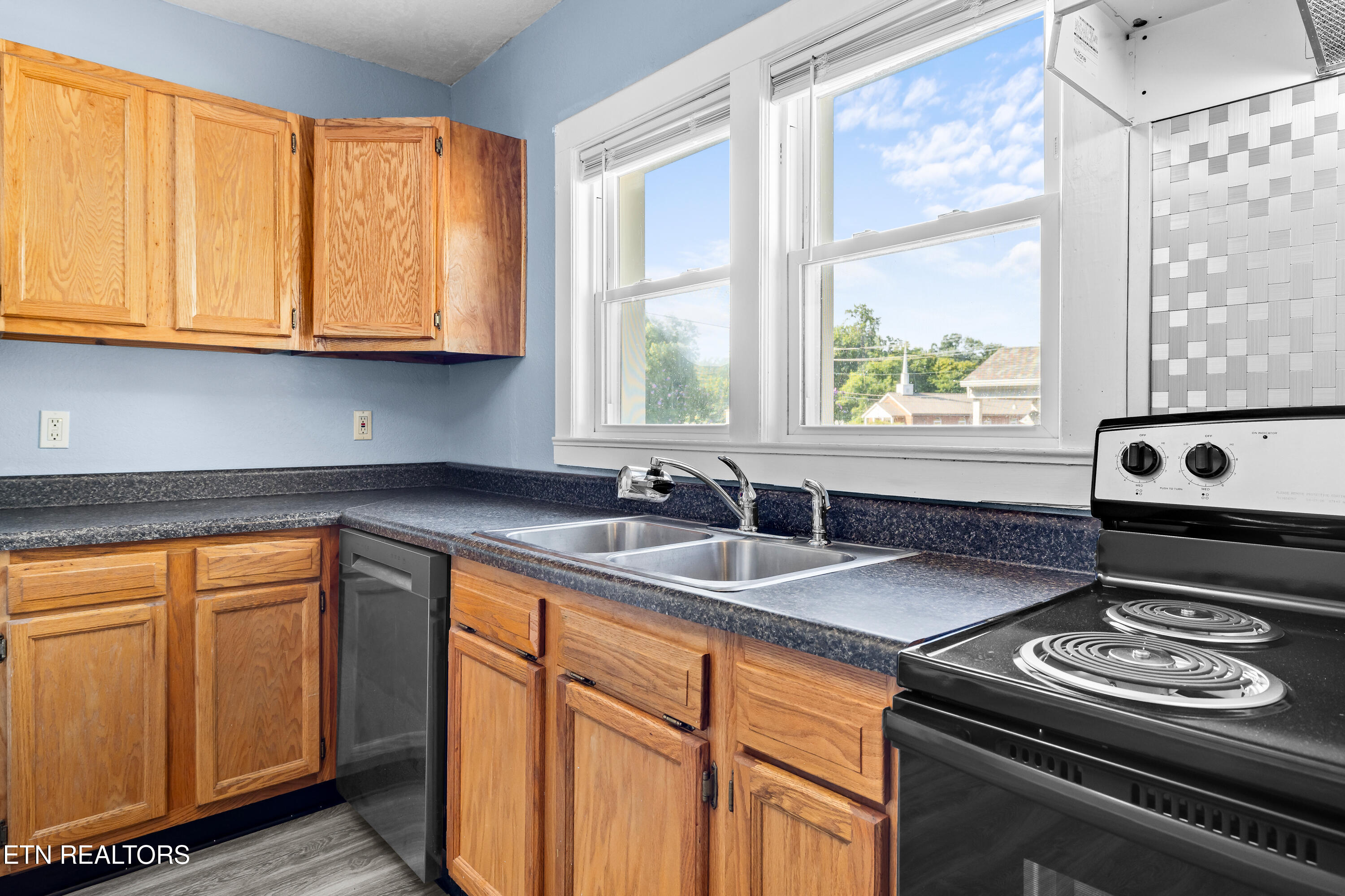 919 Wallace Harris Avenue Maryville TN 37801