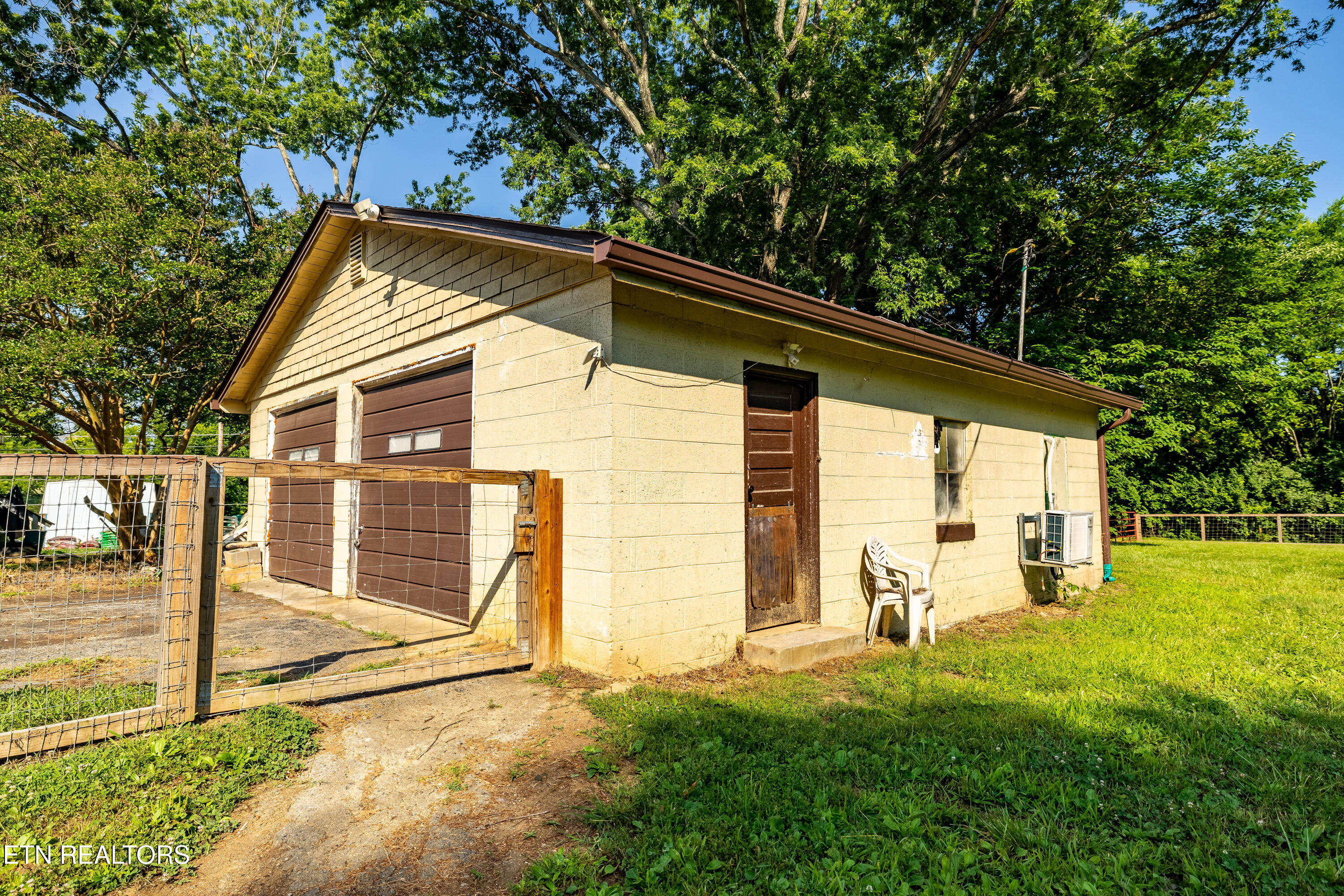 919 Wallace Harris Avenue Maryville TN 37801