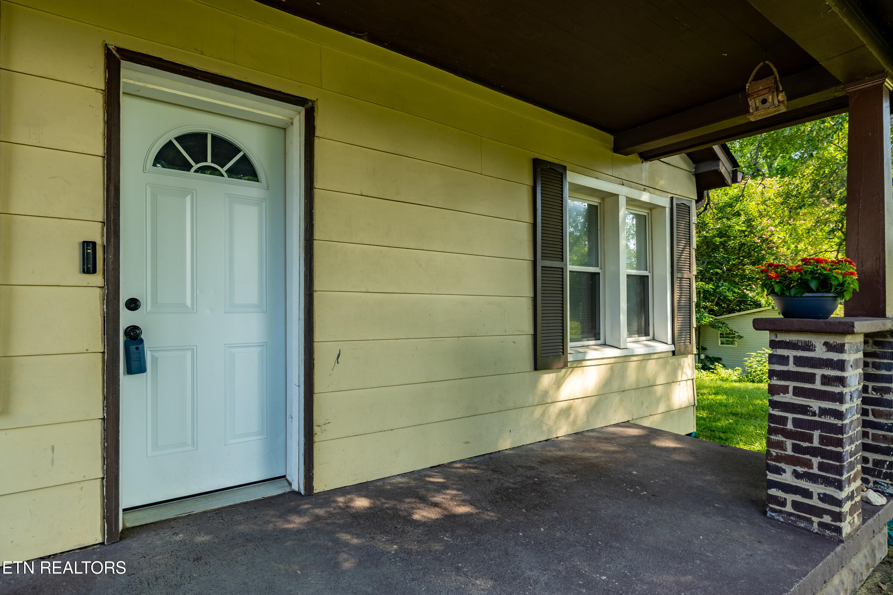 919 Wallace Harris Avenue Maryville TN 37801