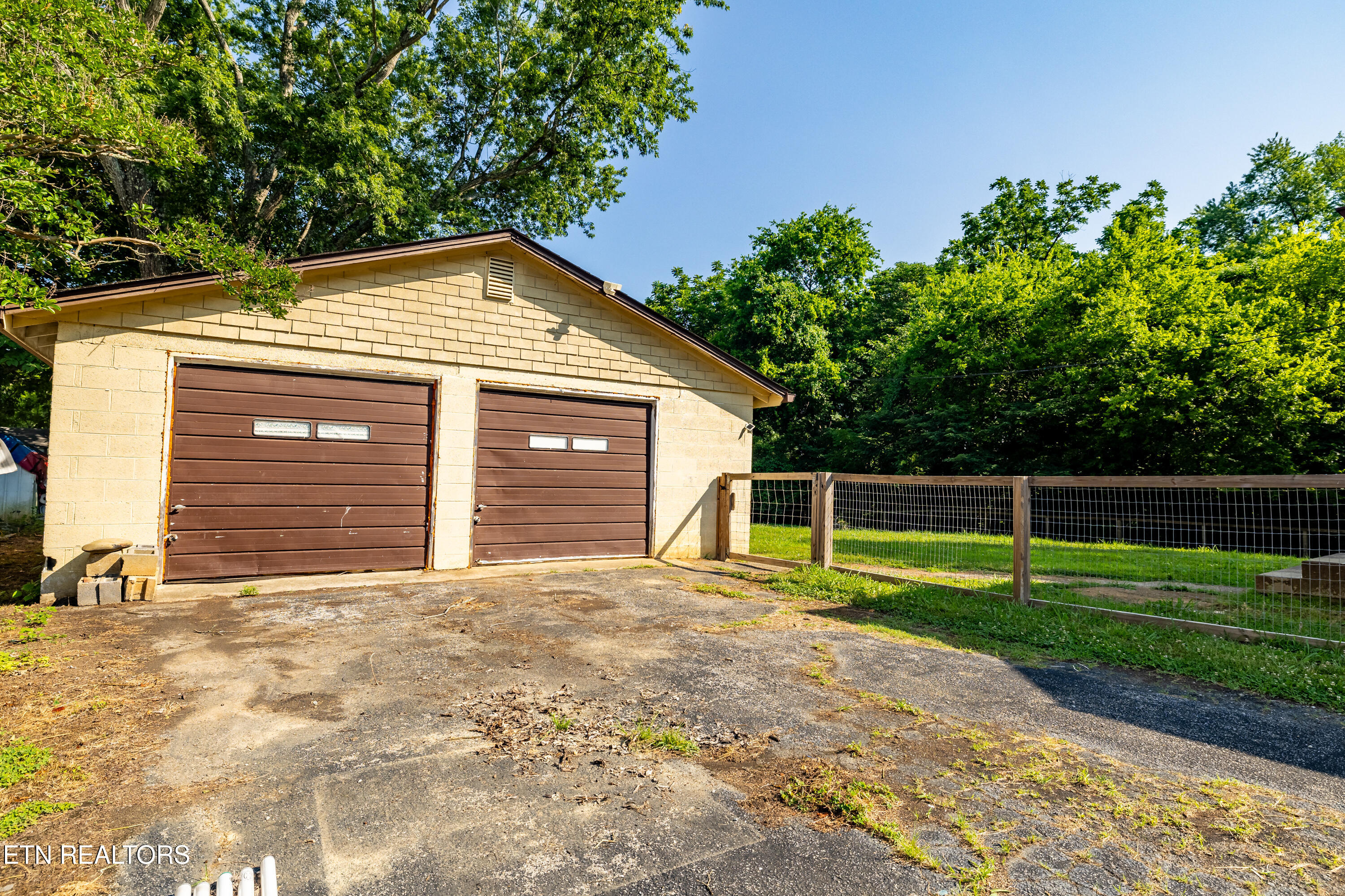 919 Wallace Harris Avenue Maryville TN 37801