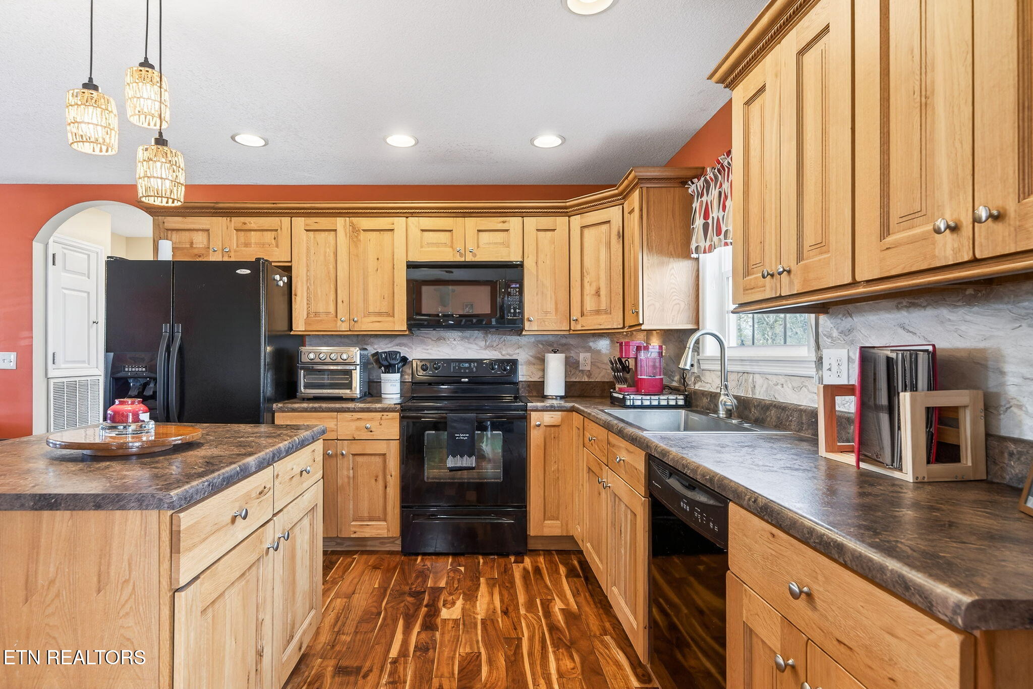 314 W Walnut Street Madisonville TN 37354