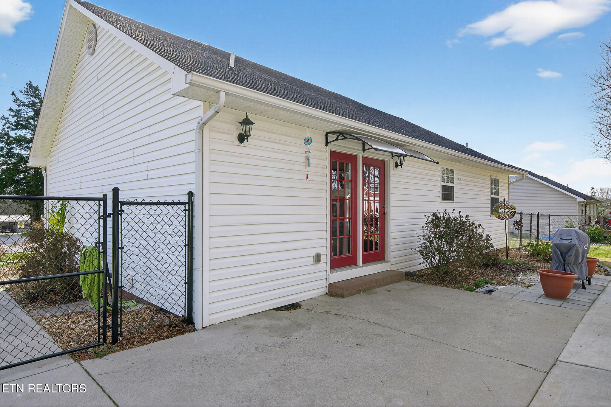 314 W Walnut Street Madisonville TN 37354