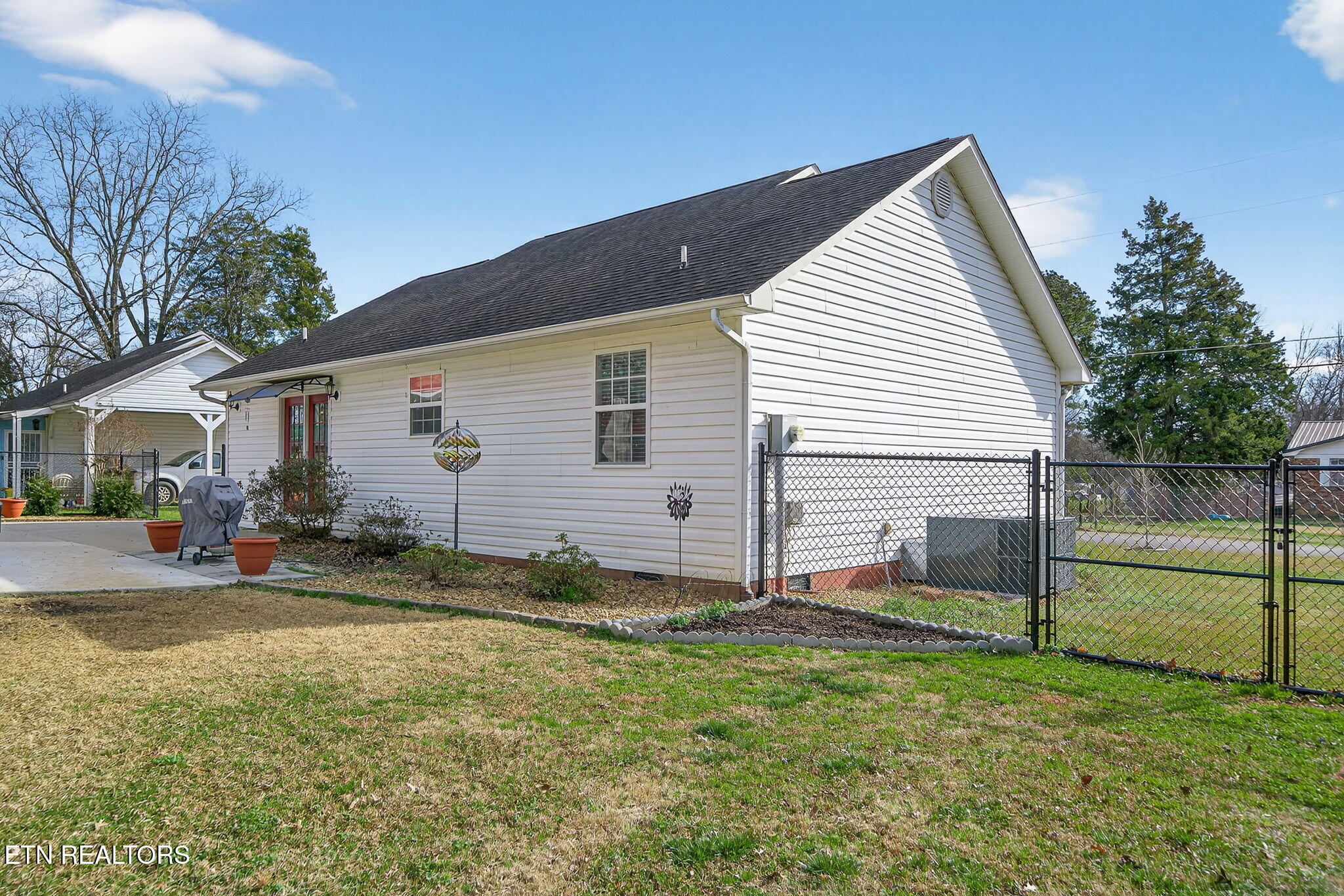 314 W Walnut Street Madisonville TN 37354