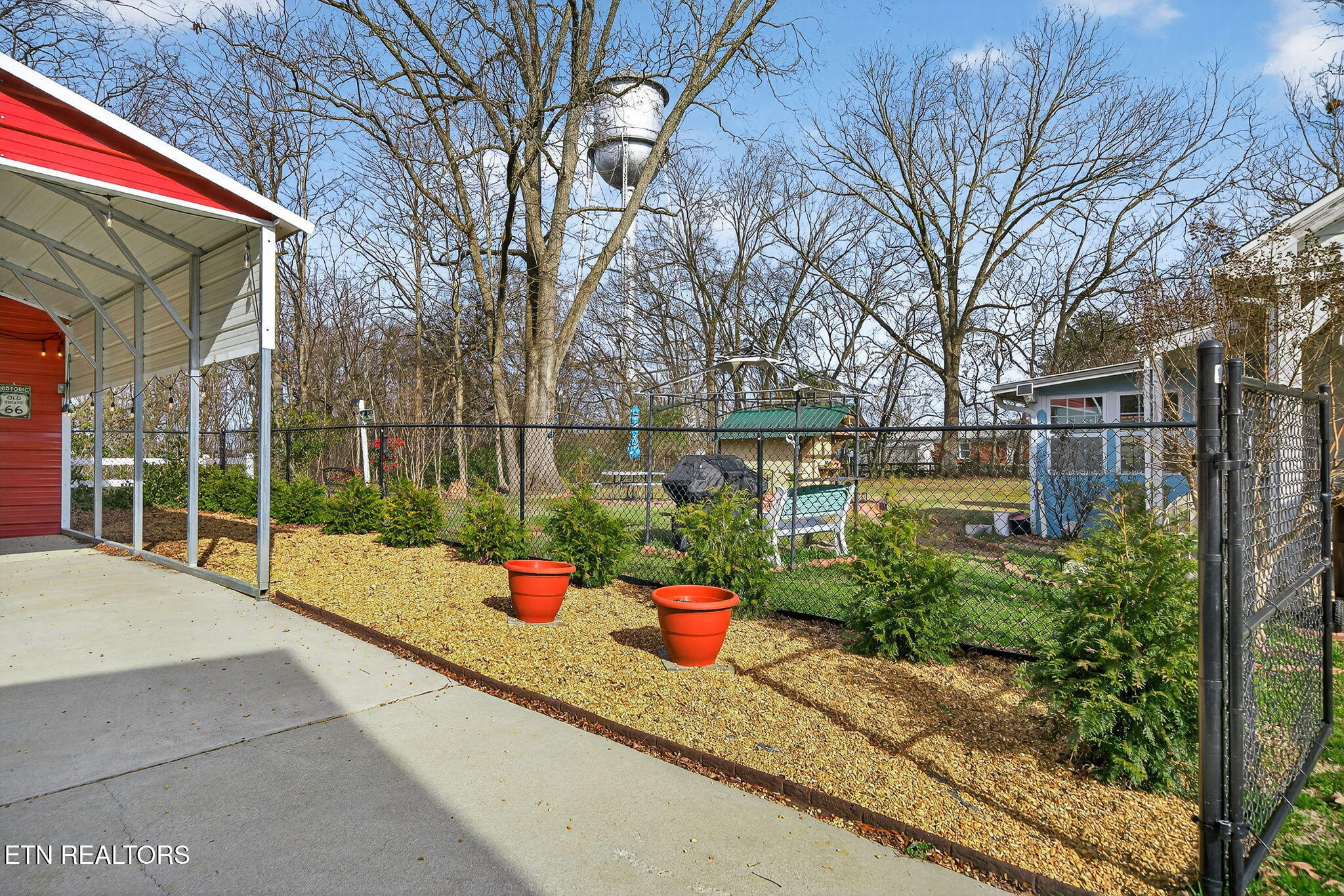 314 W Walnut Street Madisonville TN 37354