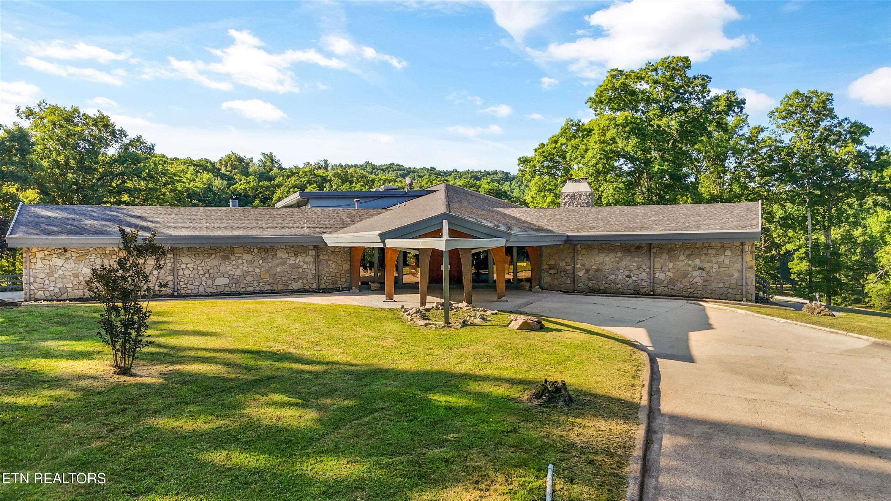 1527 Terry Road Oneida TN 37841