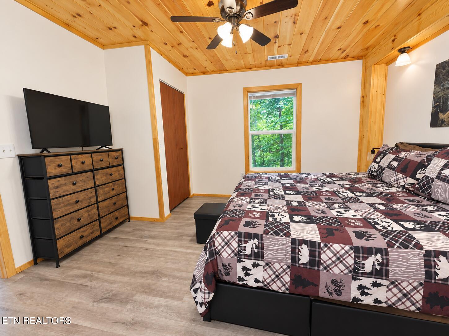 1304 N Oak Court Sevierville TN 37876