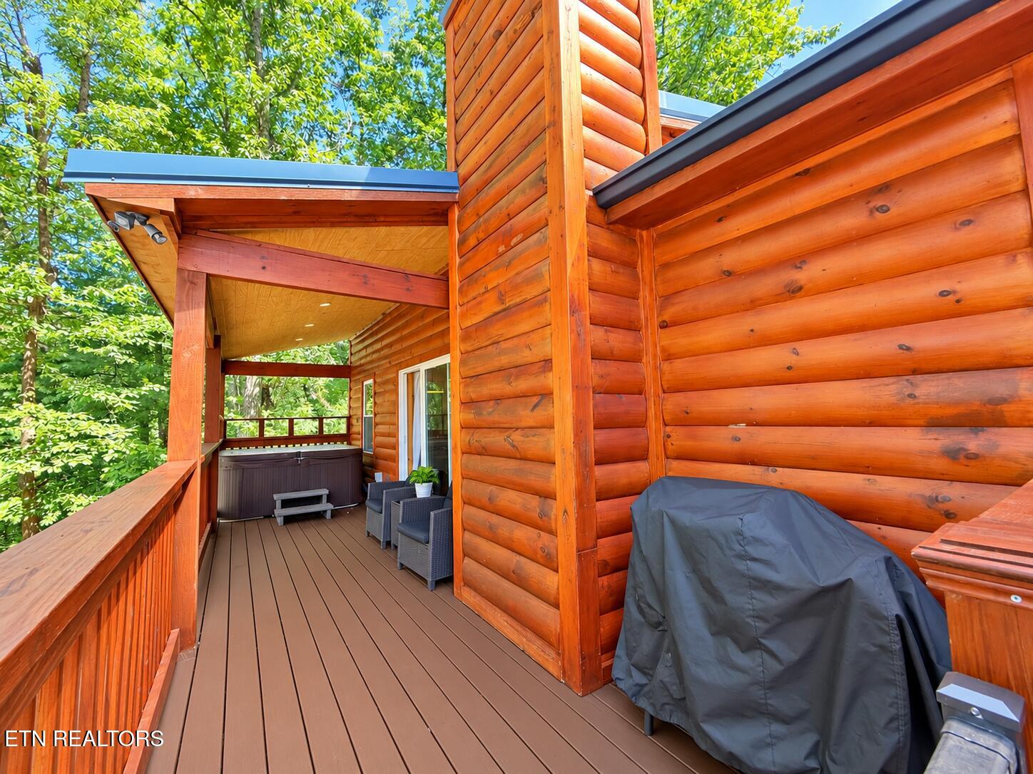 1304 N Oak Court Sevierville TN 37876