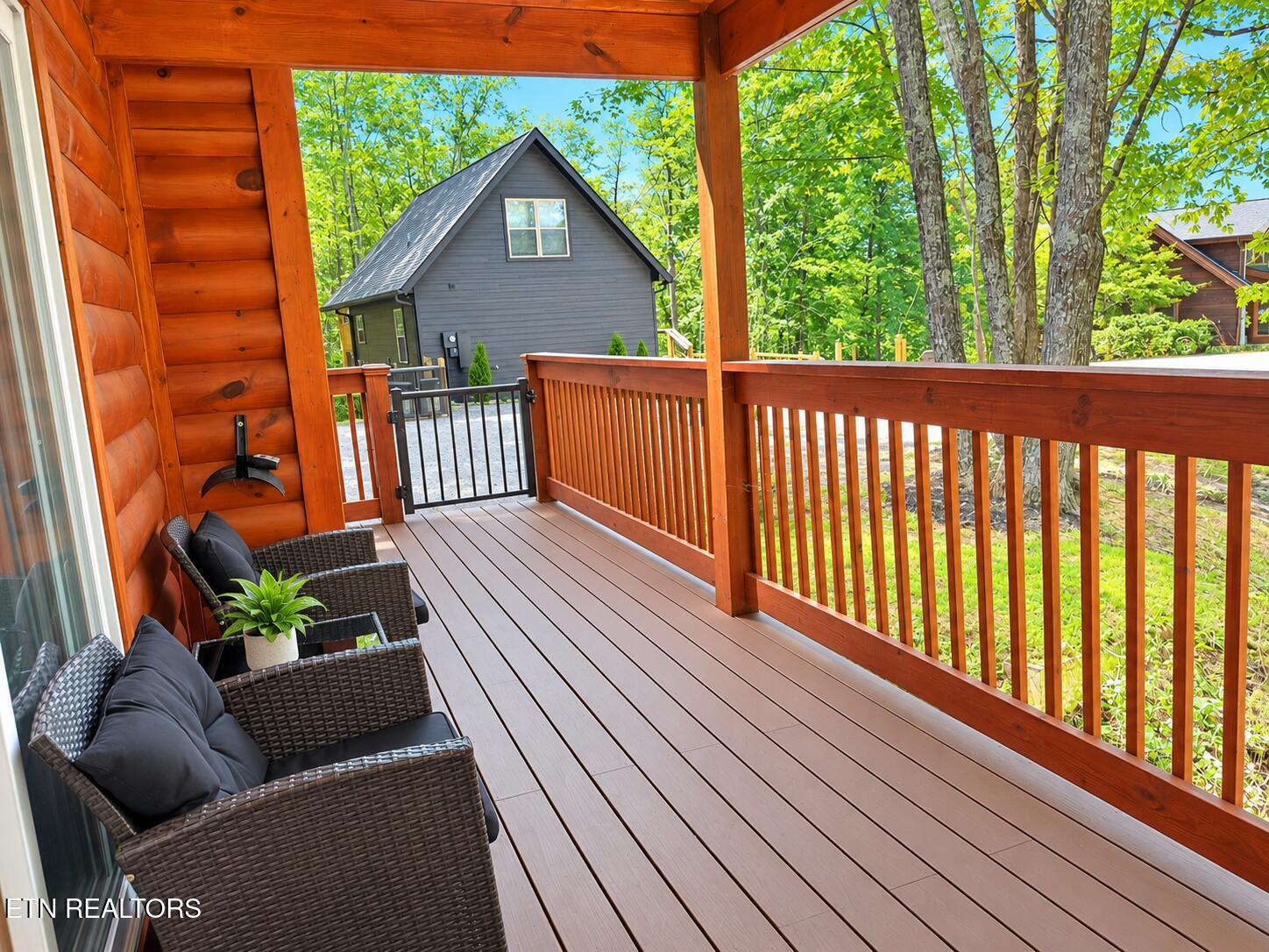 1304 N Oak Court Sevierville TN 37876