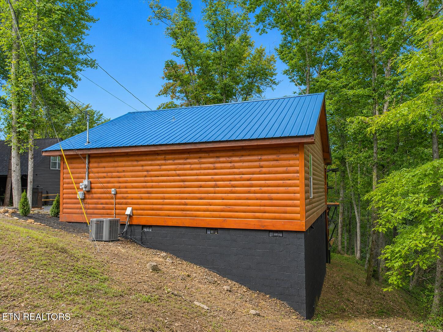 1304 N Oak Court Sevierville TN 37876