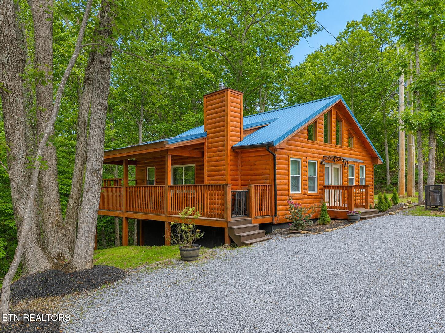 1304 N Oak Court Sevierville TN 37876