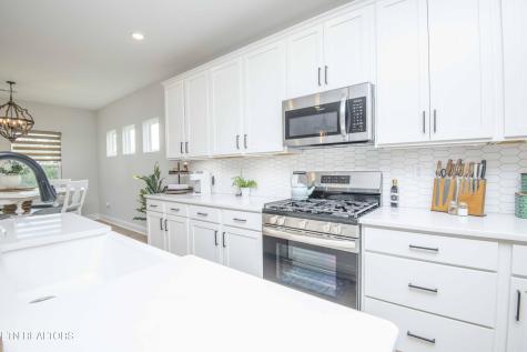 471 Sugar Maple Trail Lenoir City TN 37771