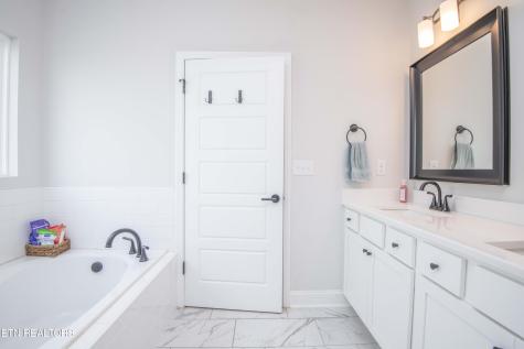 471 Sugar Maple Trail Lenoir City TN 37771