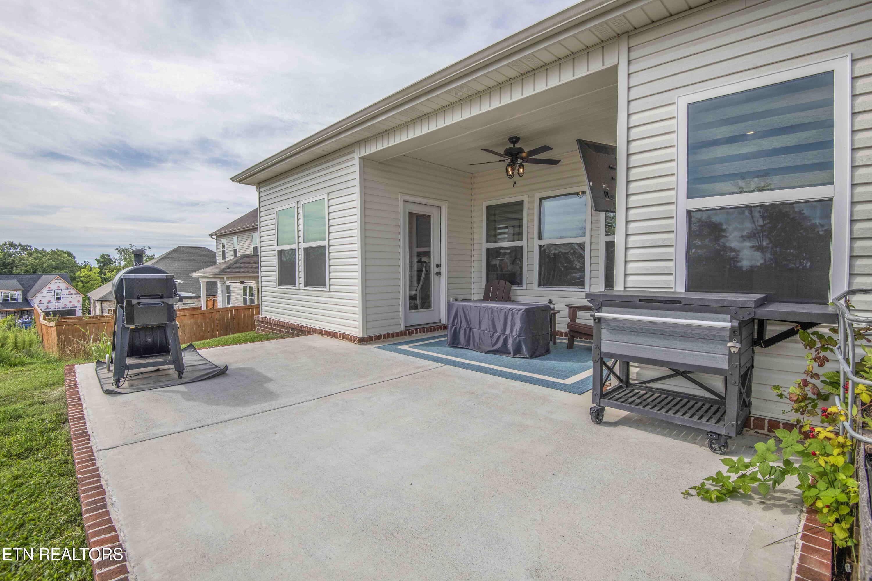 471 Sugar Maple Trail Lenoir City TN 37771
