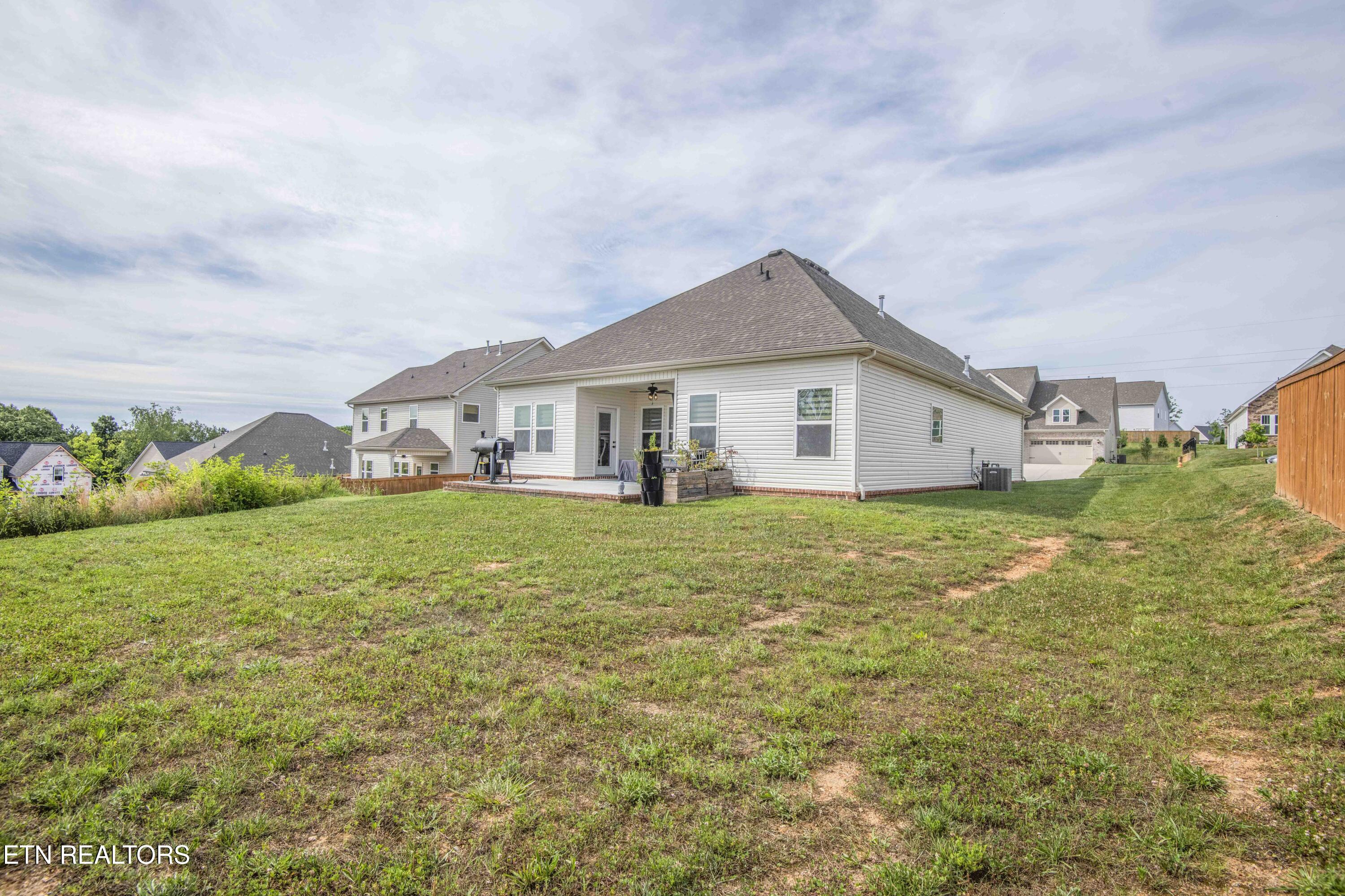 471 Sugar Maple Trail Lenoir City TN 37771
