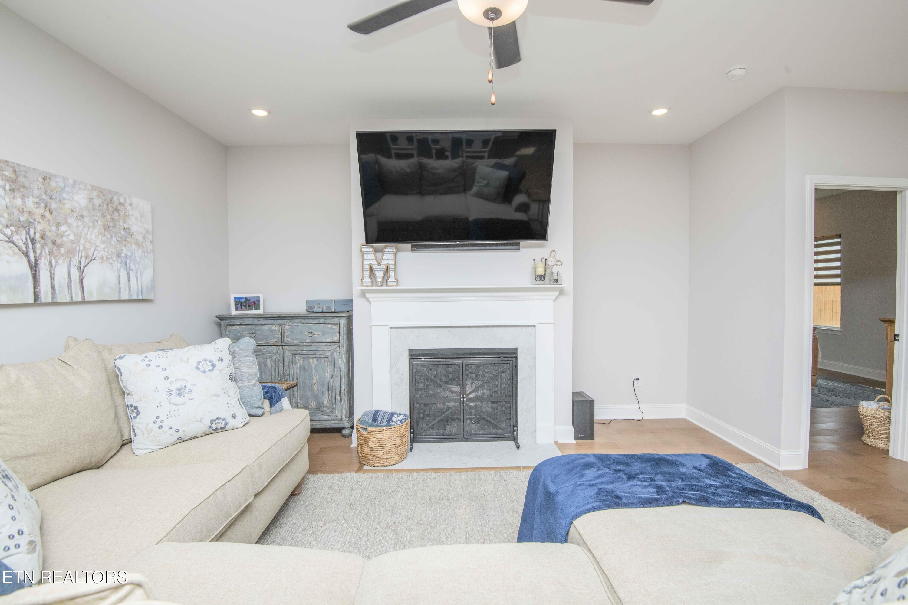 471 Sugar Maple Trail Lenoir City TN 37771