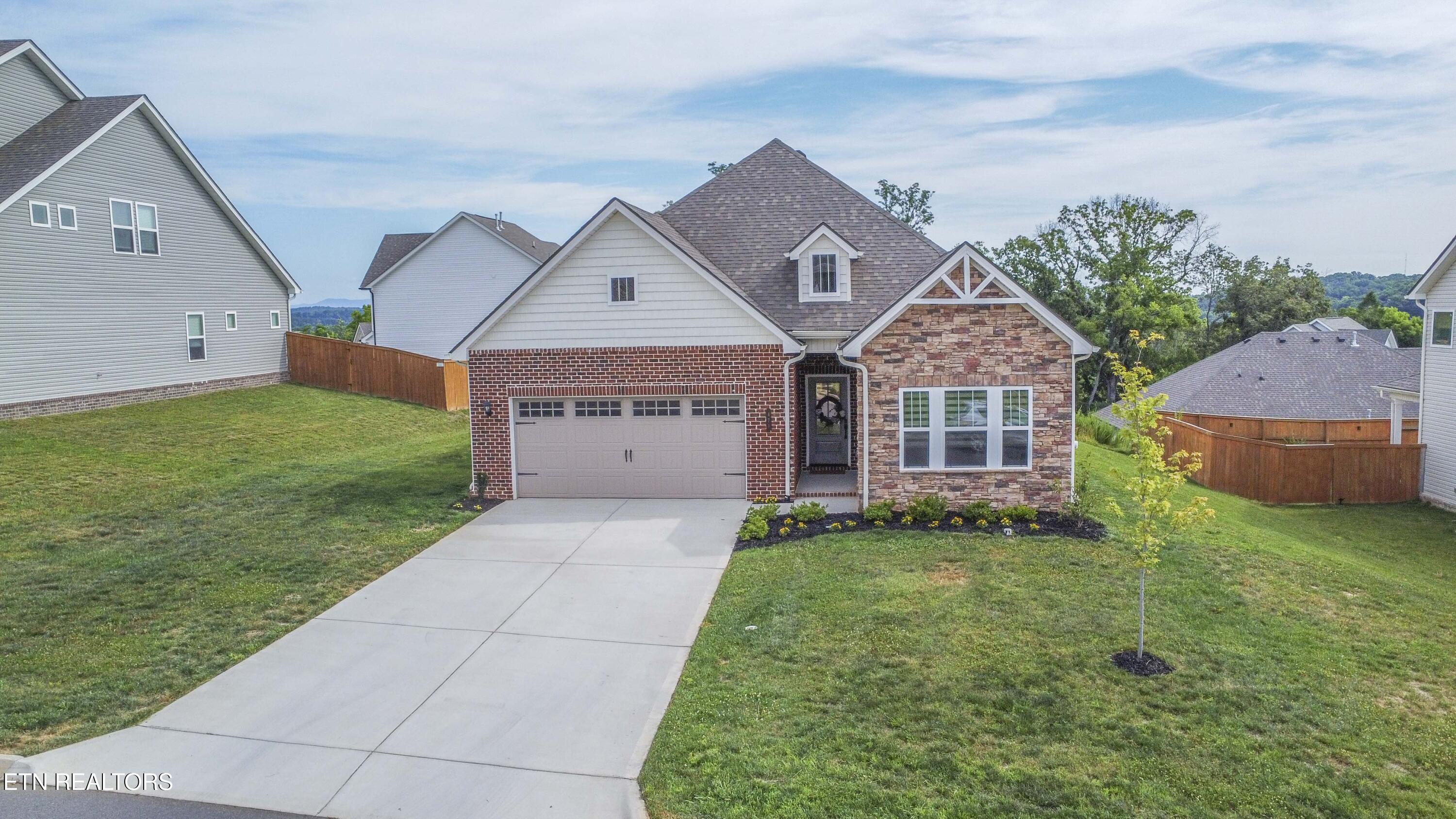471 Sugar Maple Trail Lenoir City TN 37771