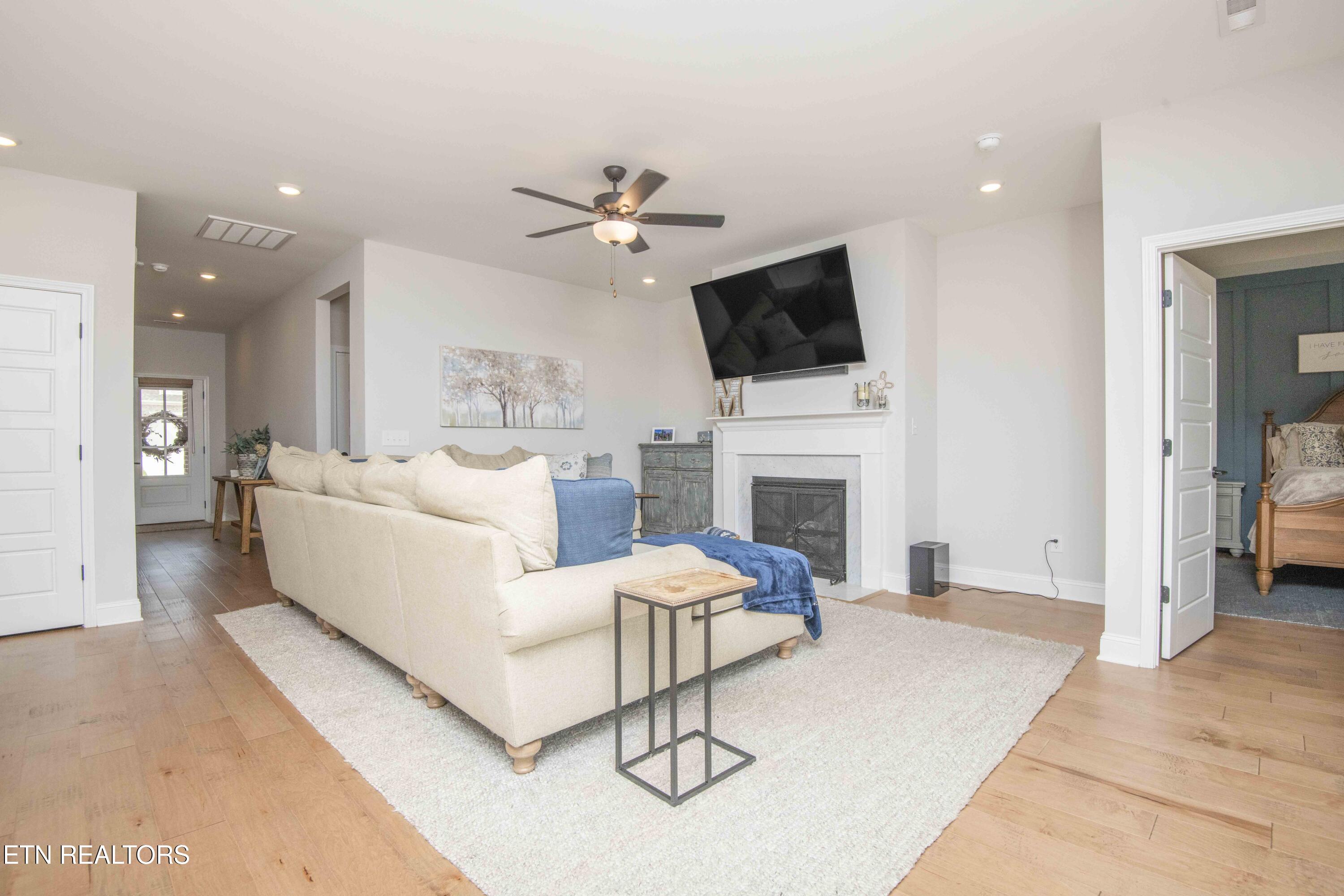471 Sugar Maple Trail Lenoir City TN 37771