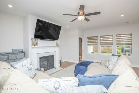 471 Sugar Maple Trail Lenoir City TN 37771