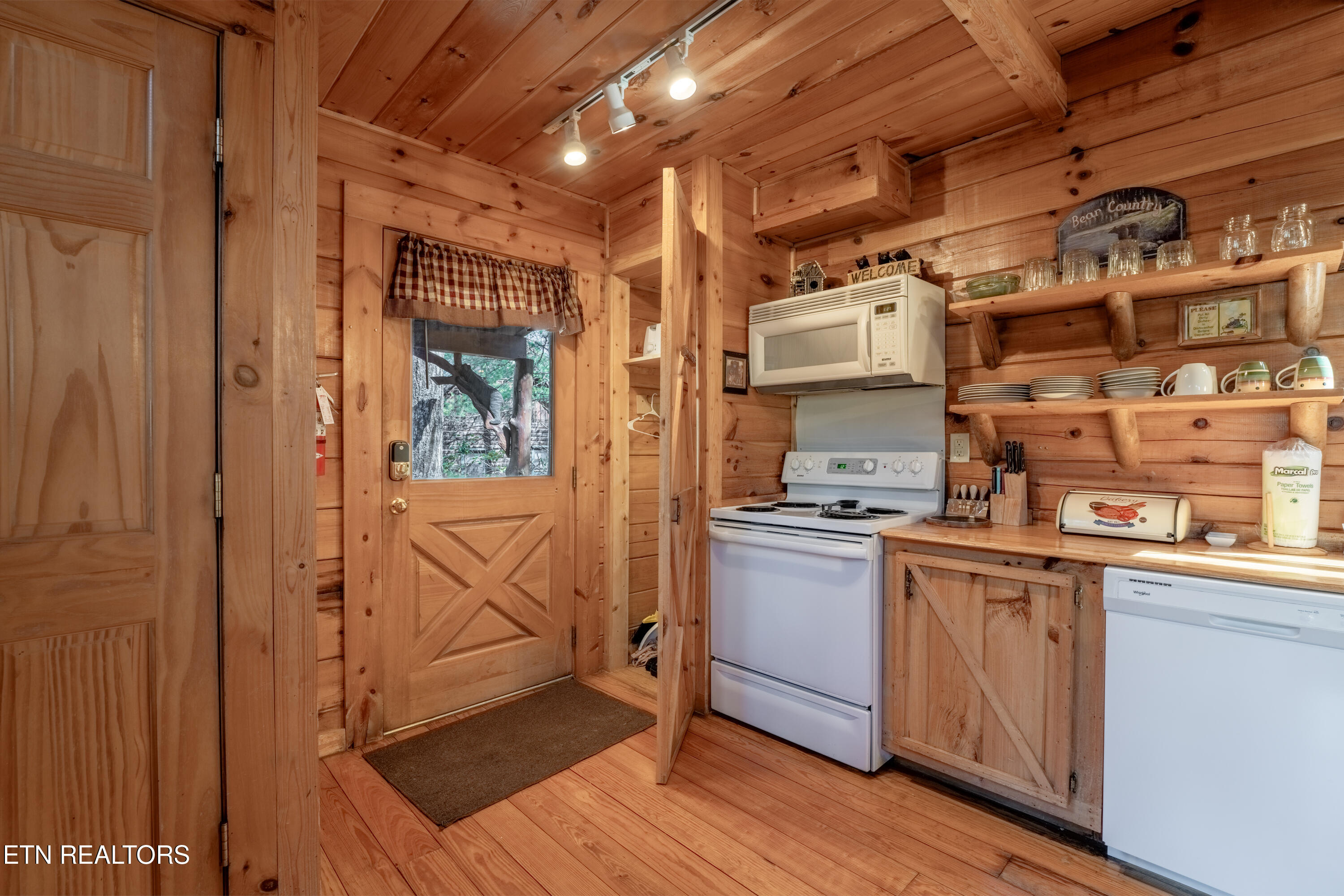 3040 Brothers Way Pigeon Forge TN 37862
