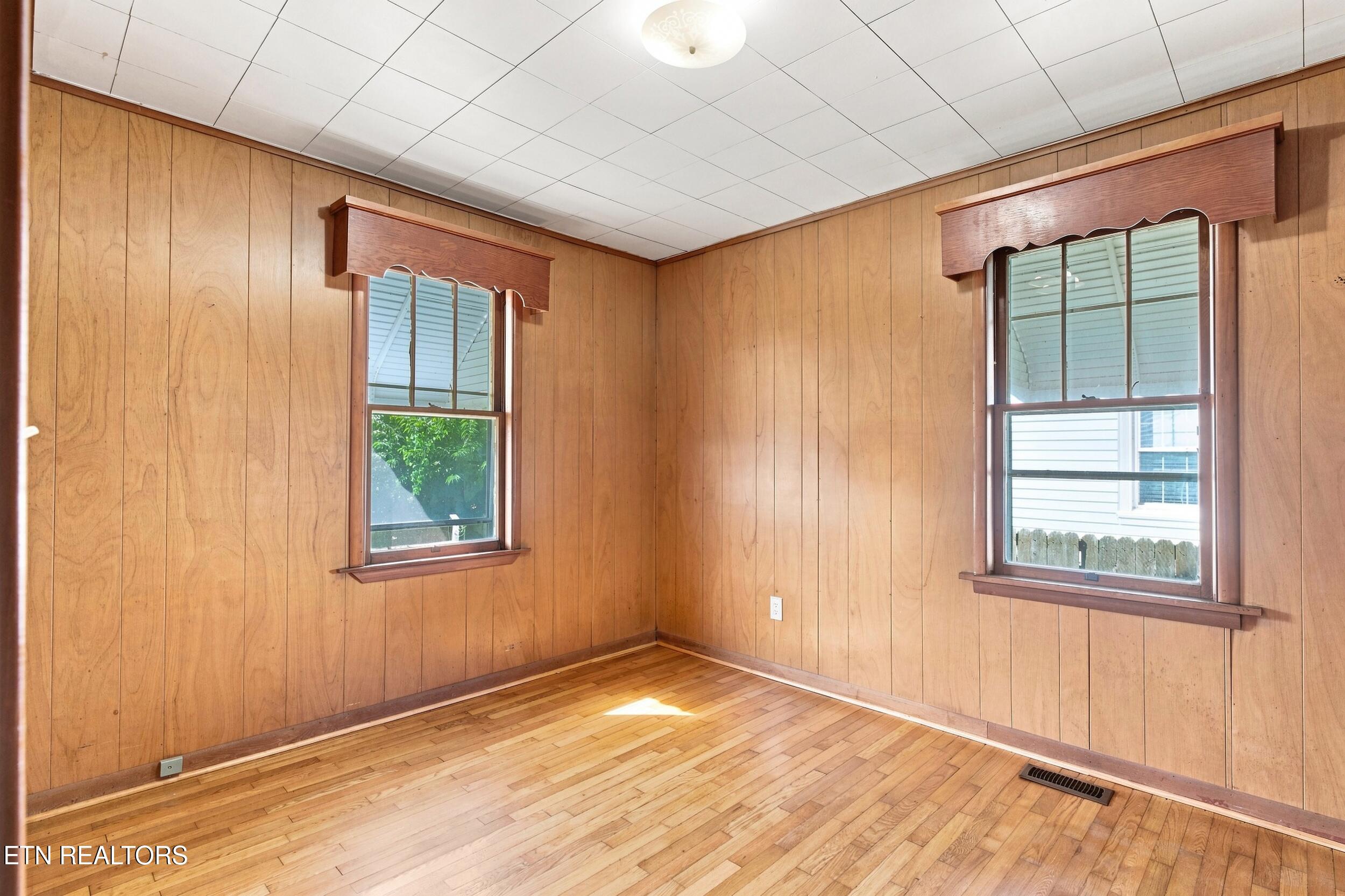 619 Ferry Street Loudon TN 37774