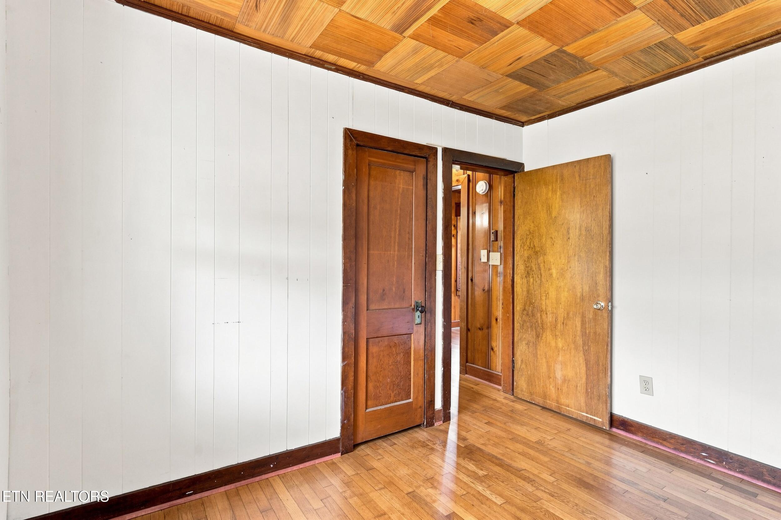 619 Ferry Street Loudon TN 37774