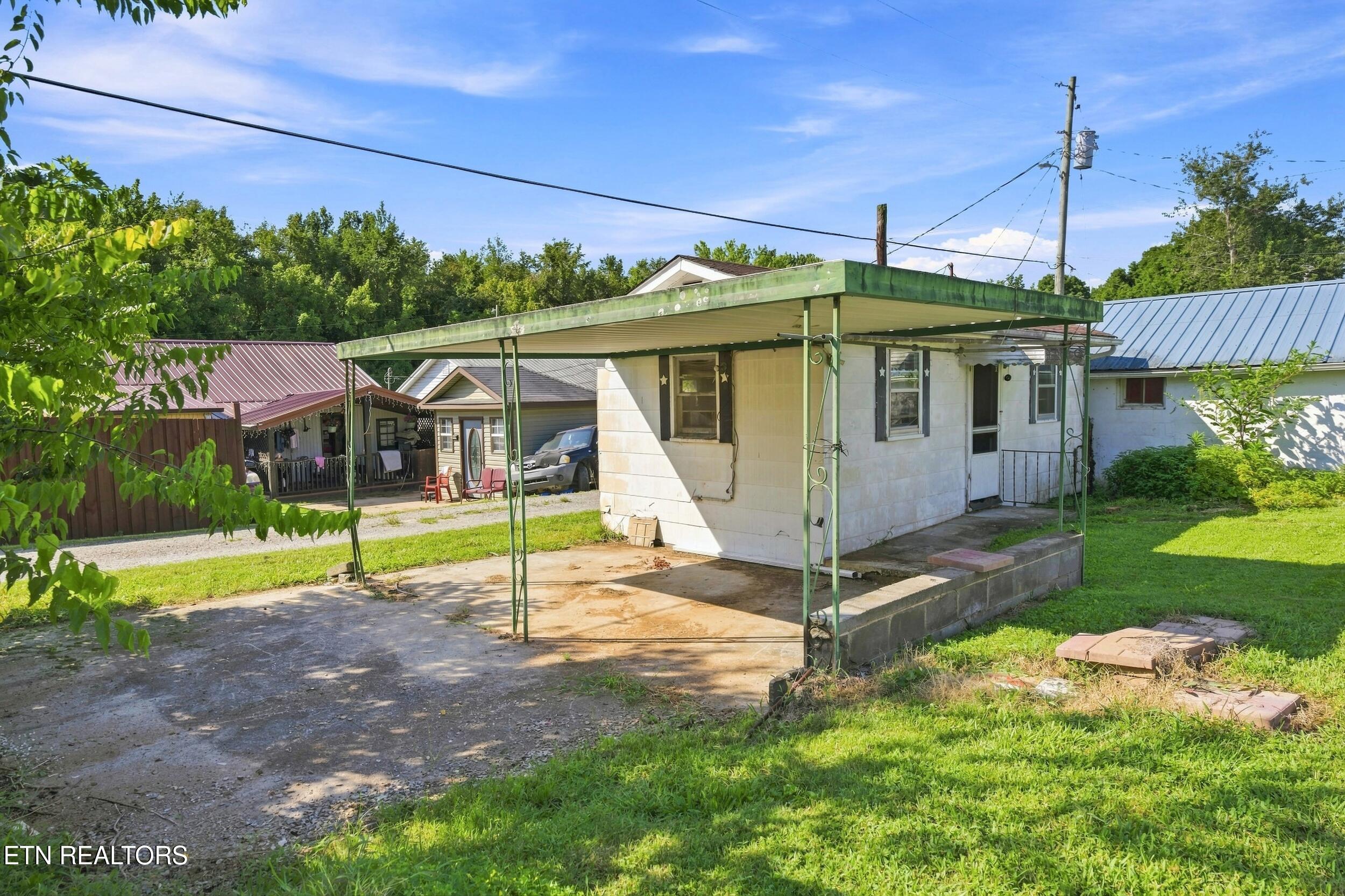 619 Ferry Street Loudon TN 37774
