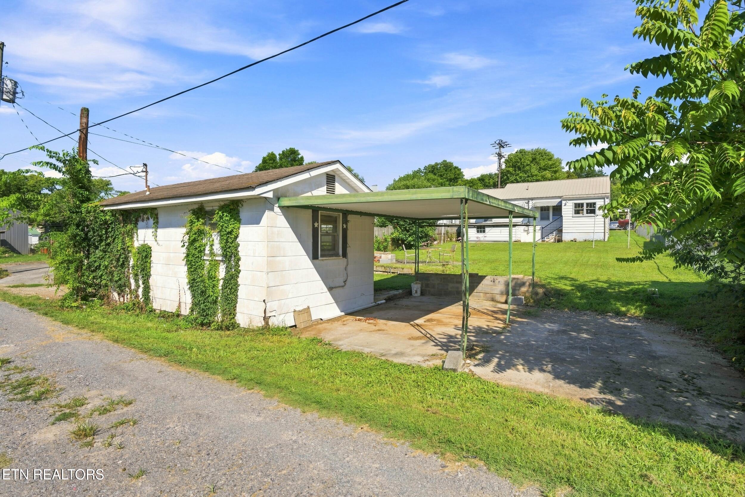 619 Ferry Street Loudon TN 37774