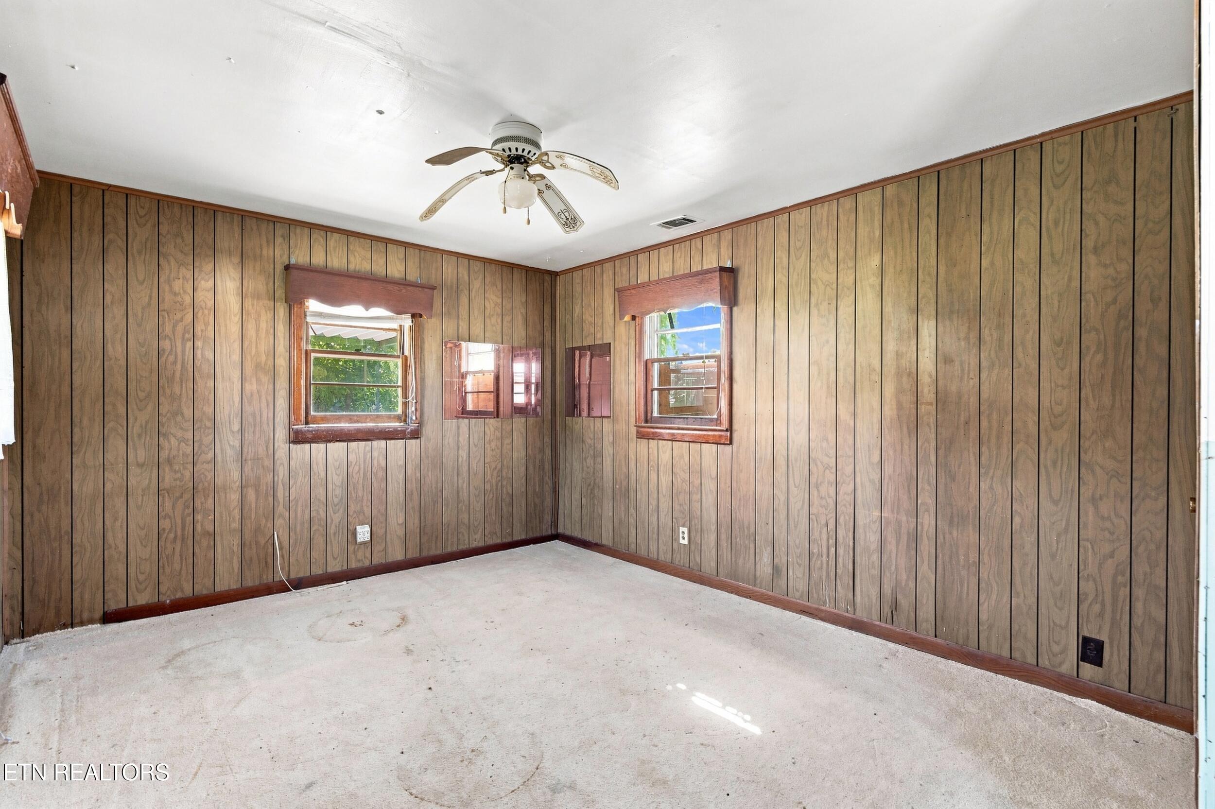 619 Ferry Street Loudon TN 37774