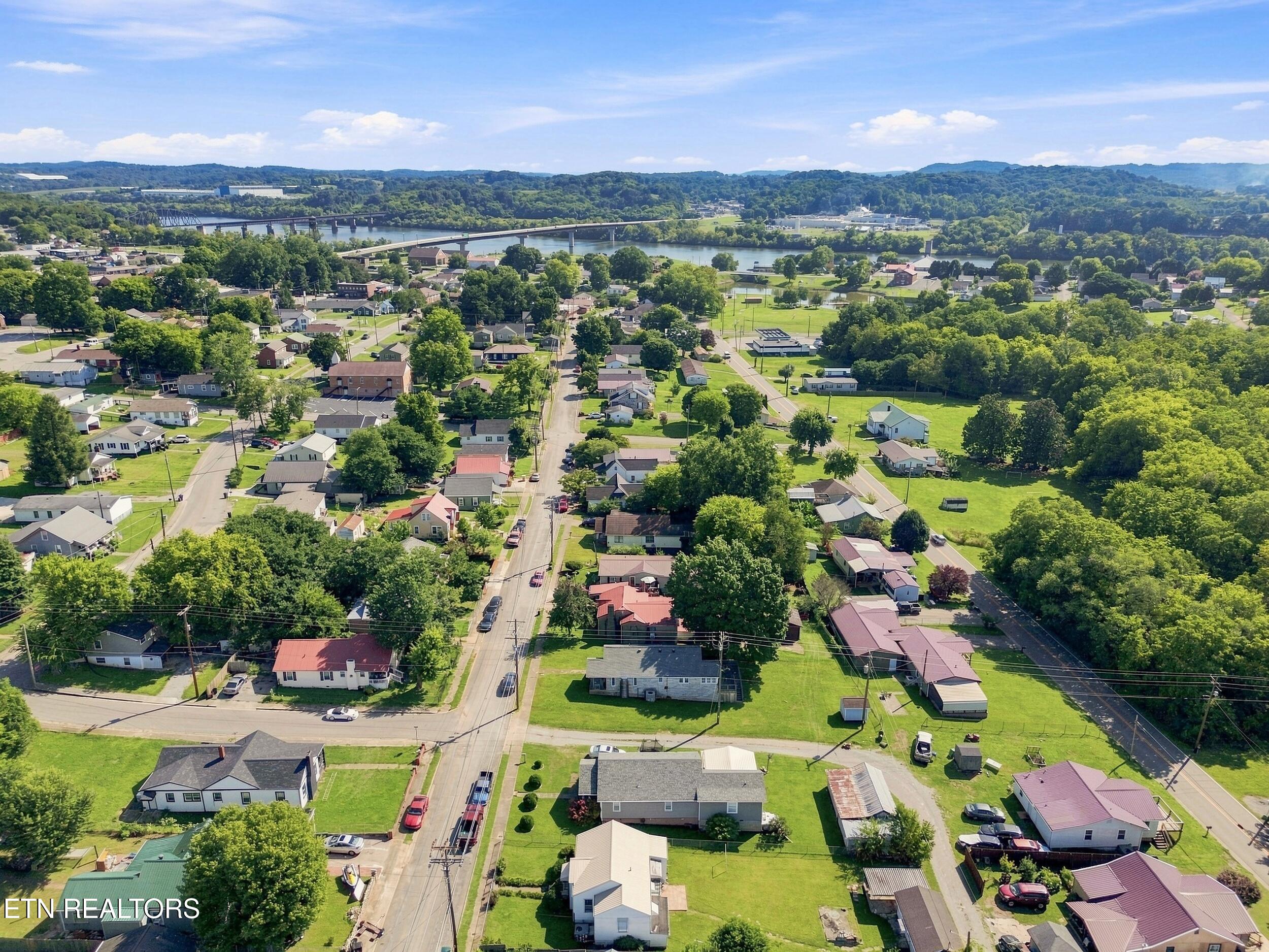 619 Ferry Street Loudon TN 37774