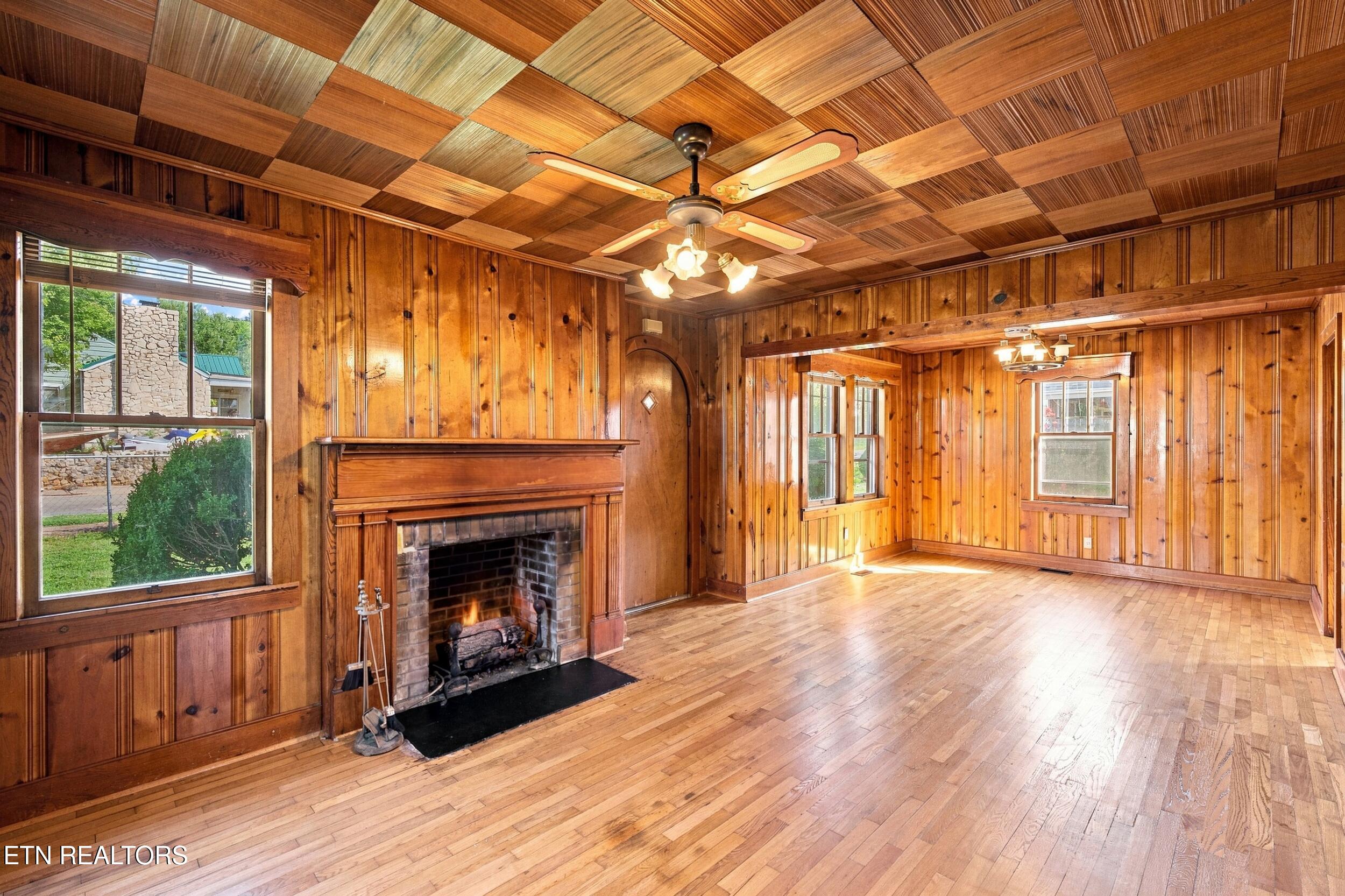 619 Ferry Street Loudon TN 37774