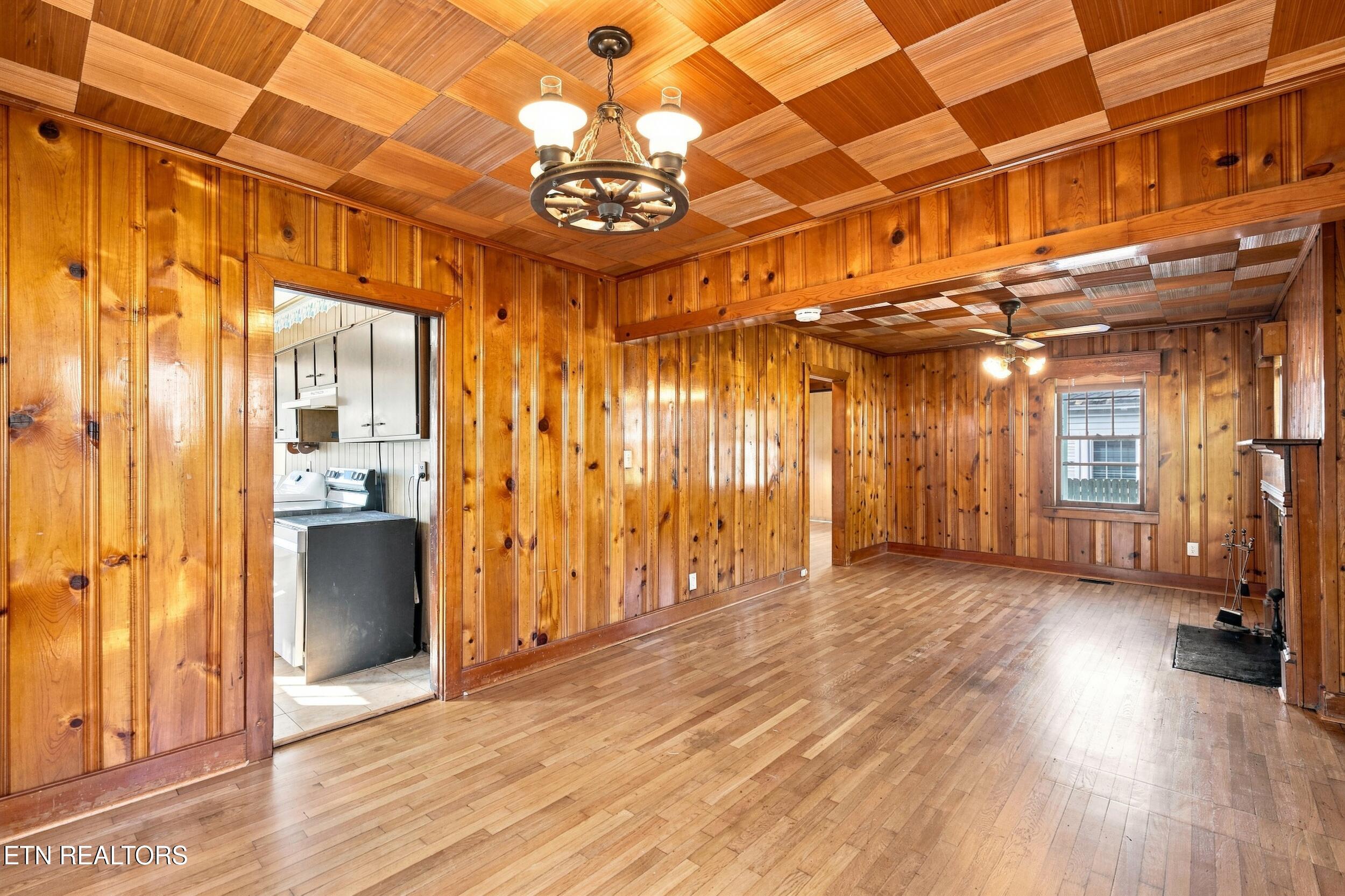 619 Ferry Street Loudon TN 37774