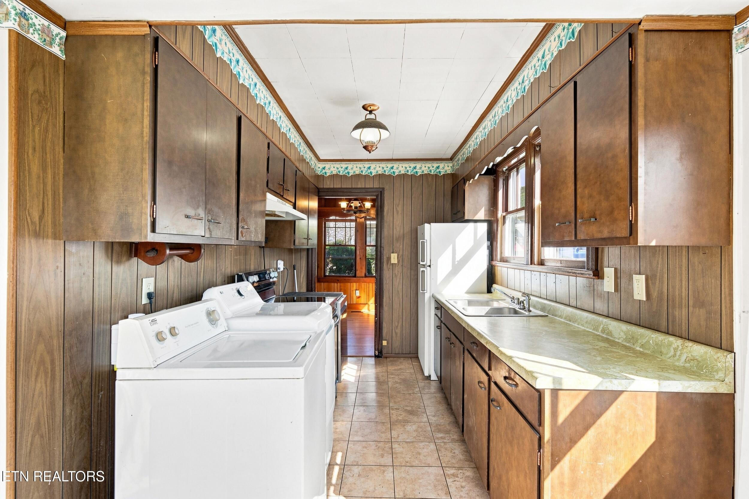 619 Ferry Street Loudon TN 37774