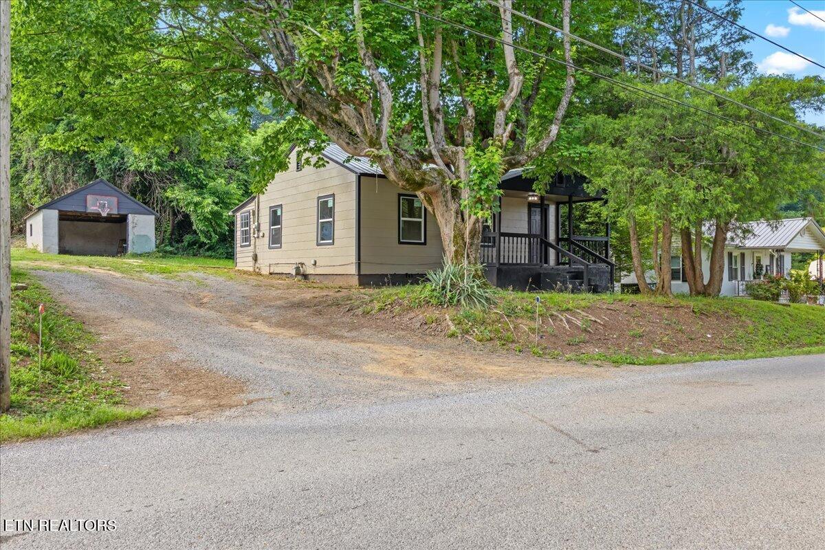 307 W Farrell Street Niota TN 37826