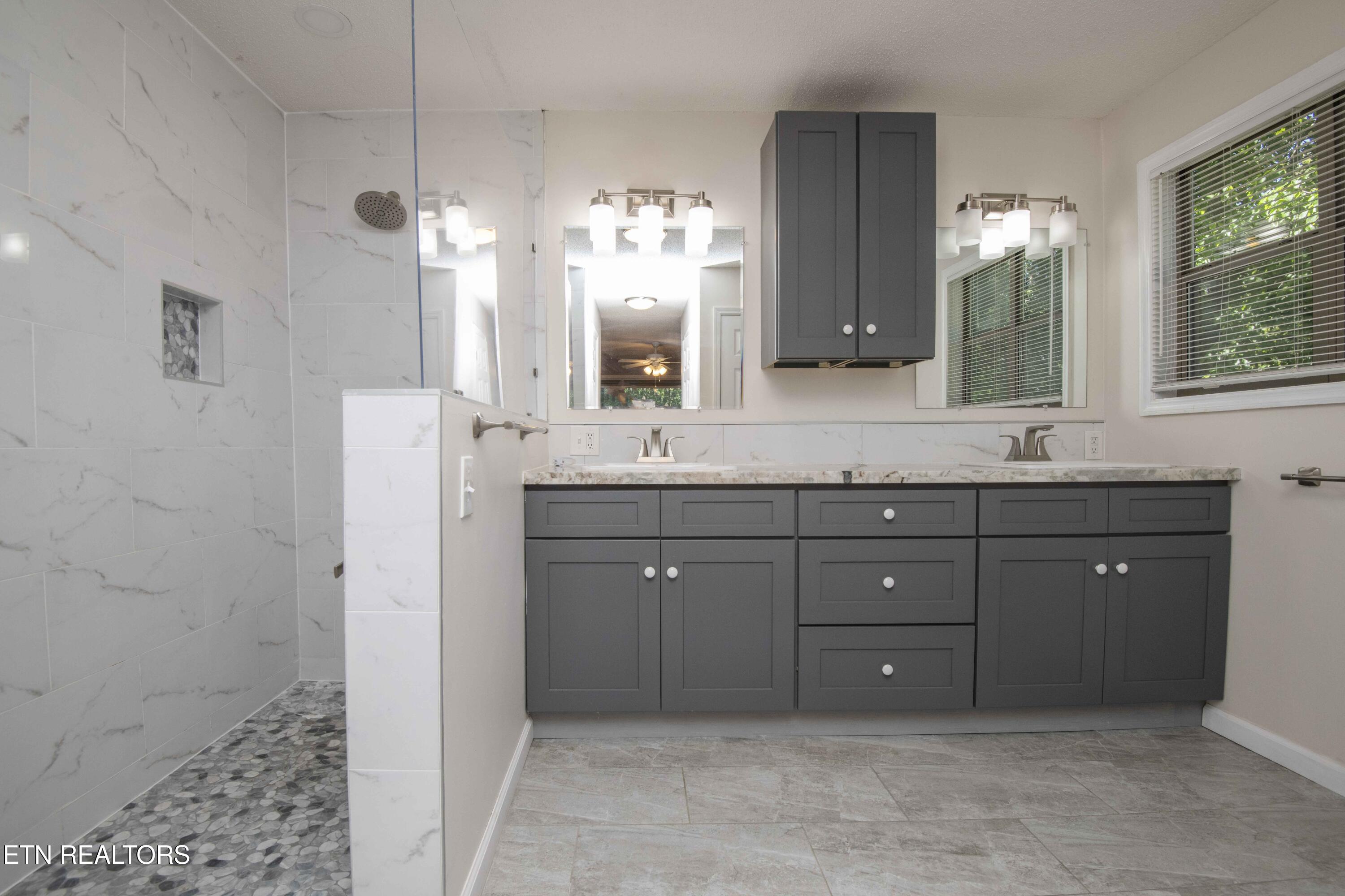 135 Kawatuska Way Loudon TN 37774
