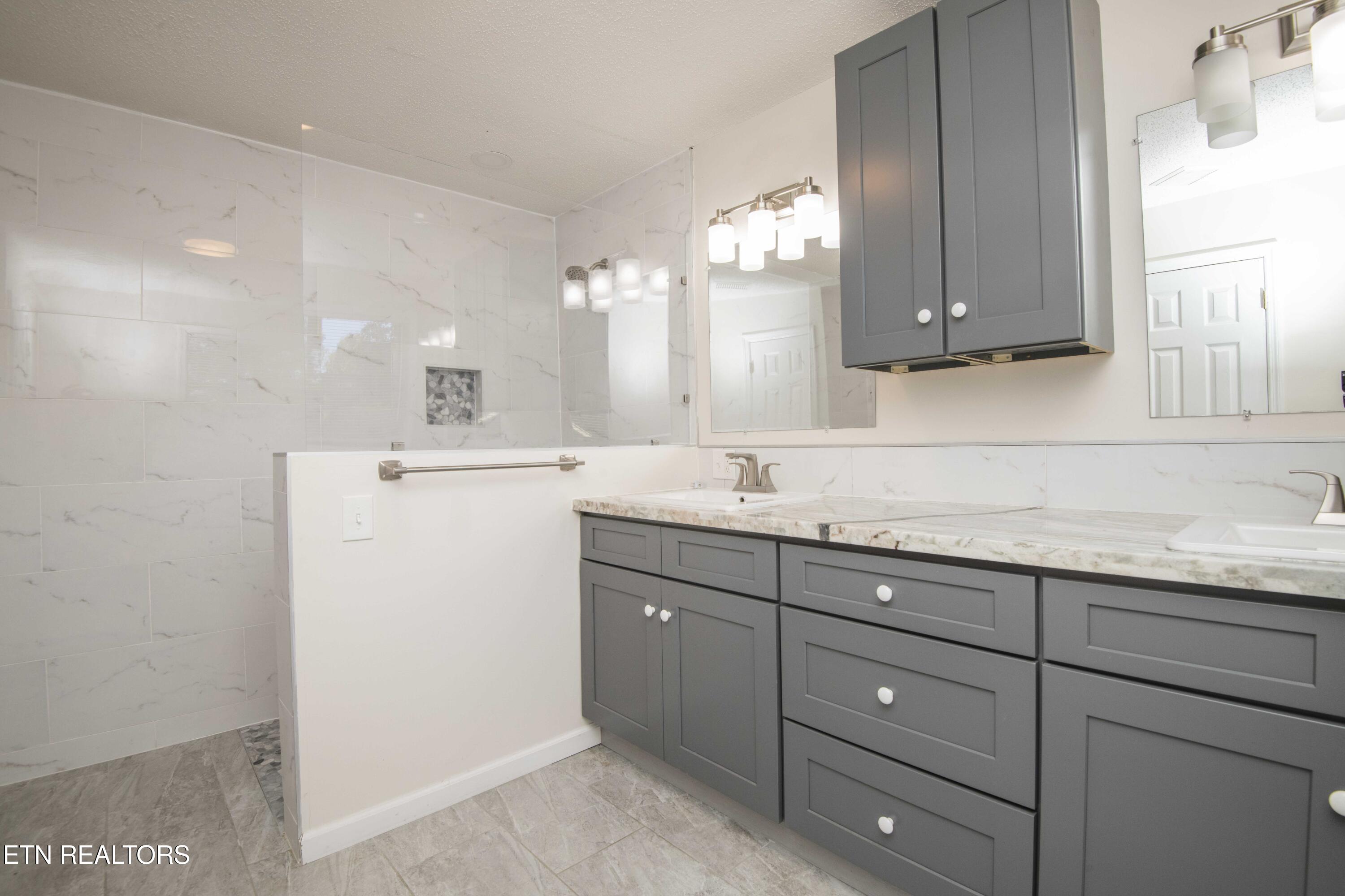135 Kawatuska Way Loudon TN 37774
