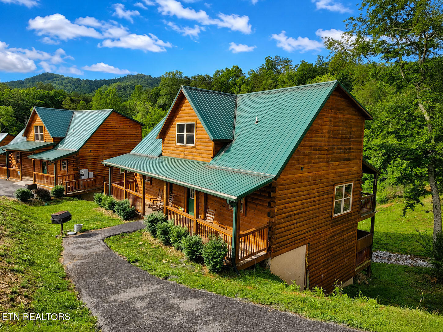 2933 Fiddlers Creek Way Pigeon Forge TN 37863