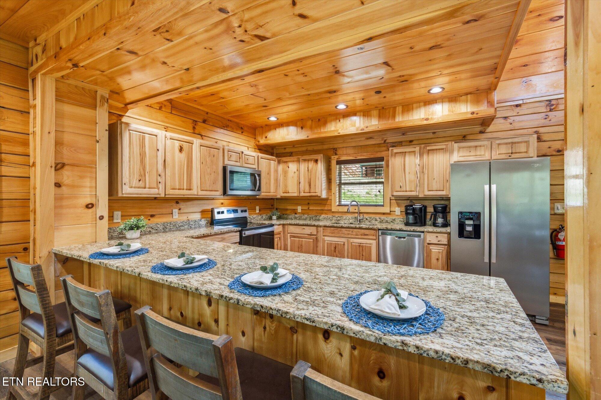 2933 Fiddlers Creek Way Pigeon Forge TN 37863