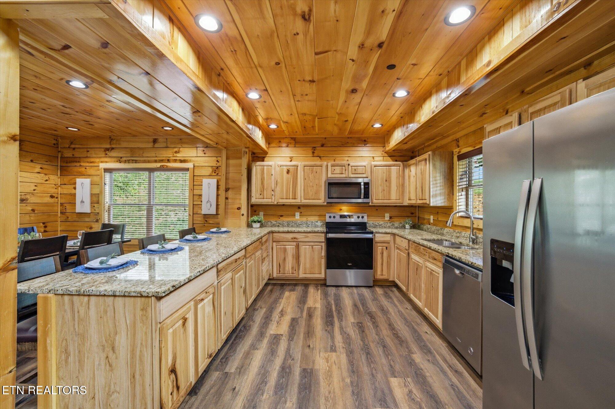 2933 Fiddlers Creek Way Pigeon Forge TN 37863