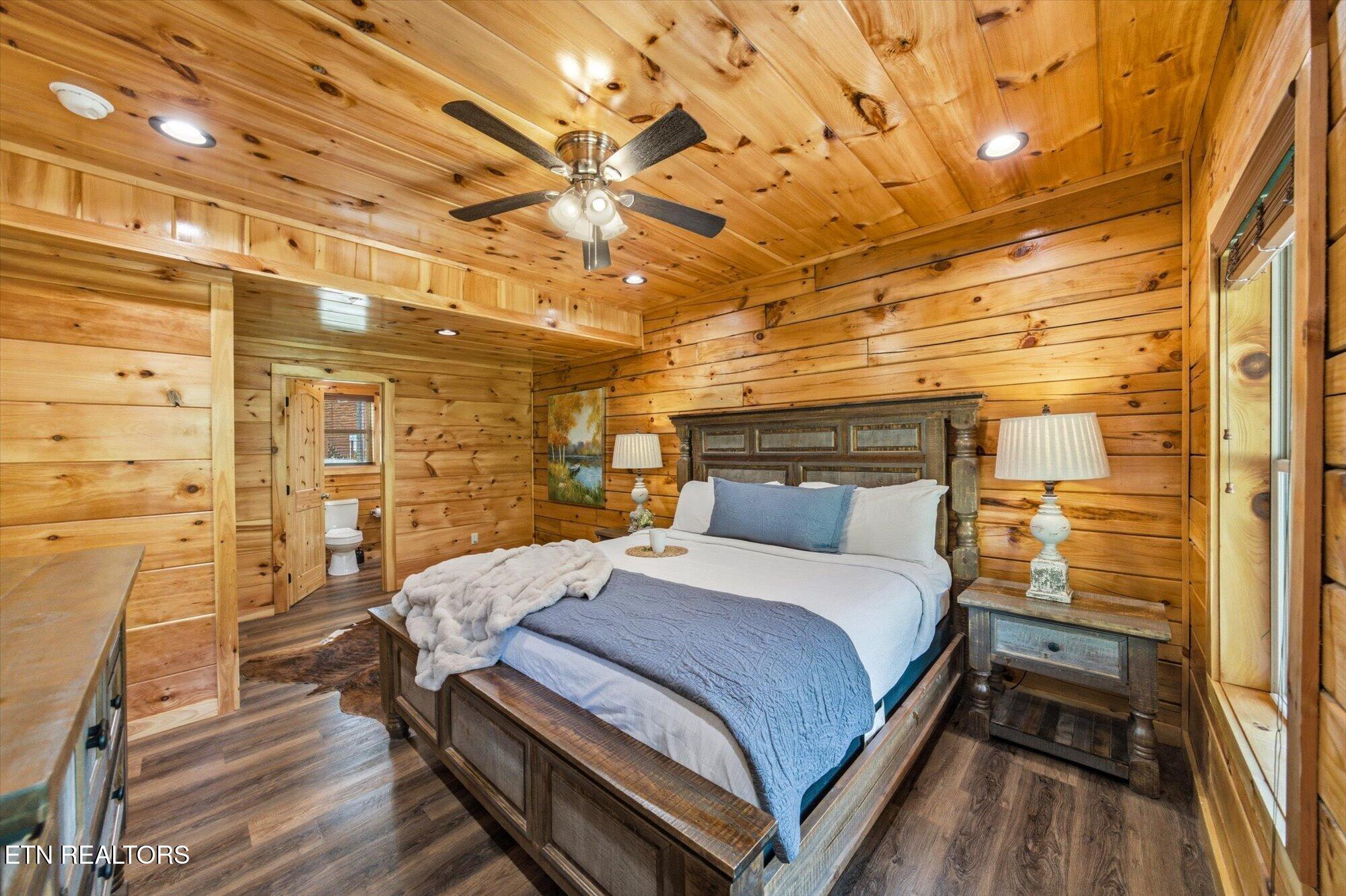 2933 Fiddlers Creek Way Pigeon Forge TN 37863
