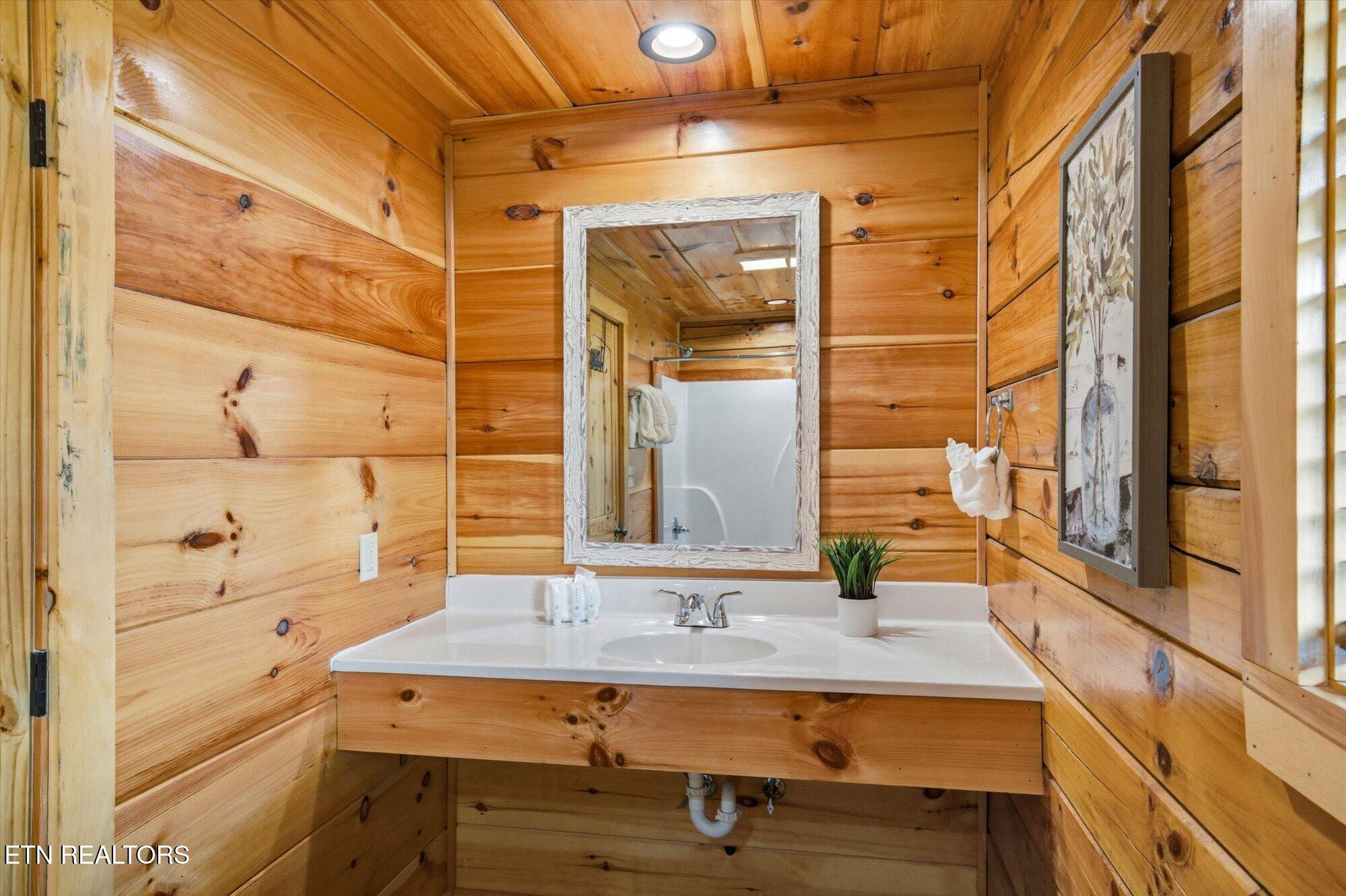 2933 Fiddlers Creek Way Pigeon Forge TN 37863