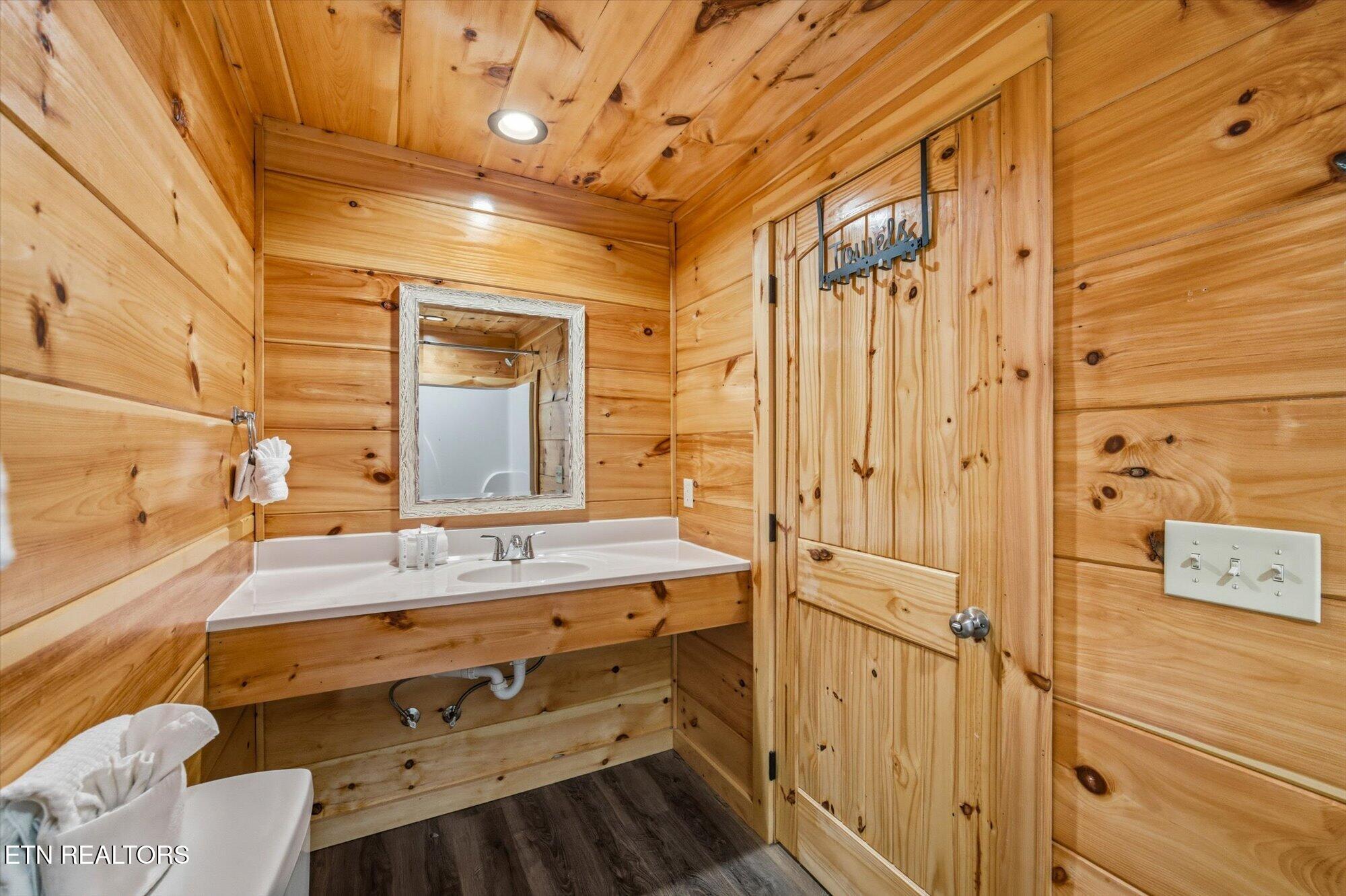 2933 Fiddlers Creek Way Pigeon Forge TN 37863