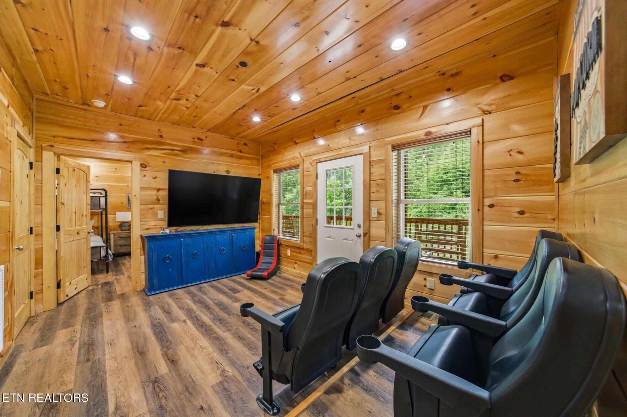 2933 Fiddlers Creek Way Pigeon Forge TN 37863