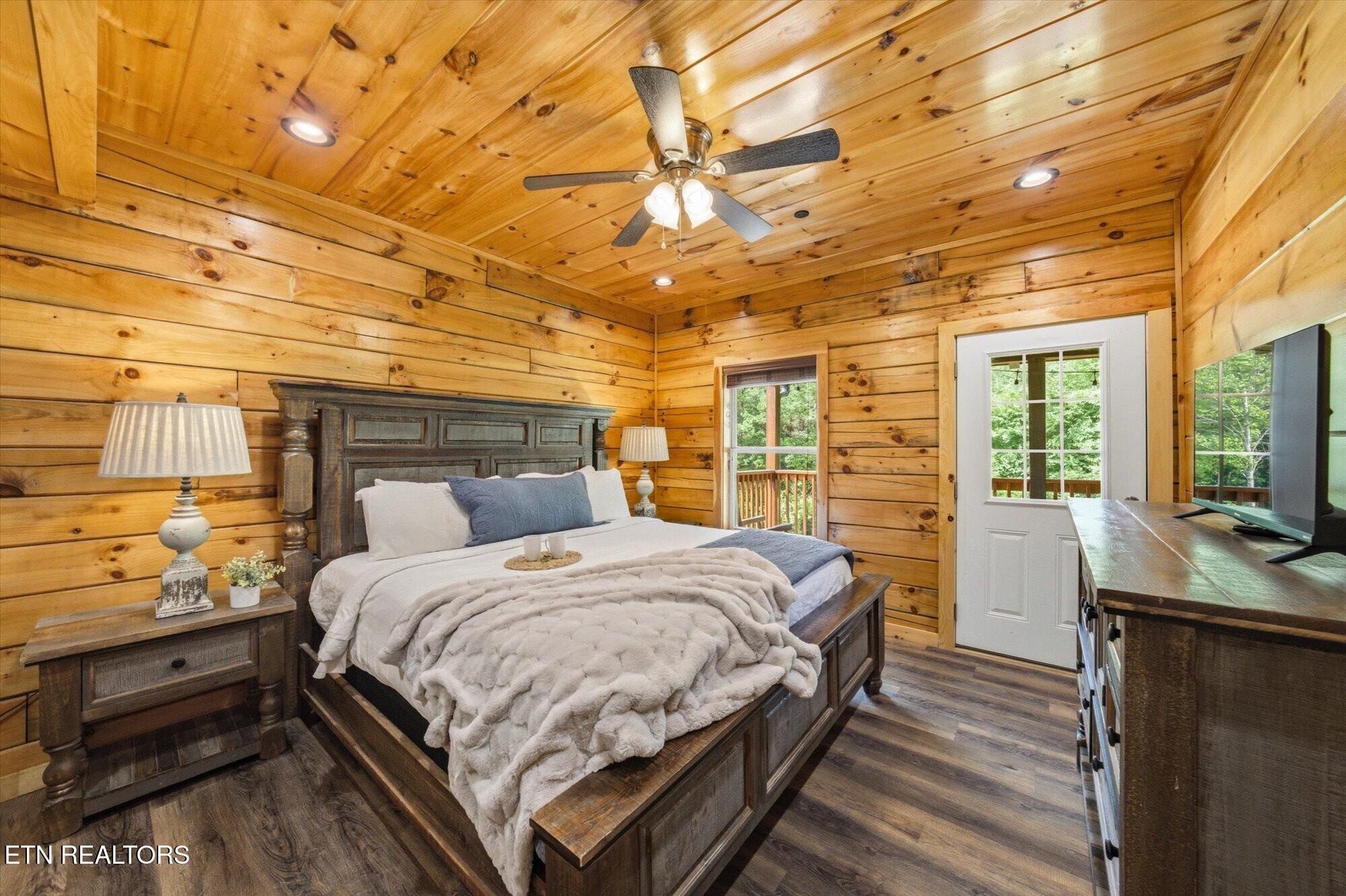 2933 Fiddlers Creek Way Pigeon Forge TN 37863