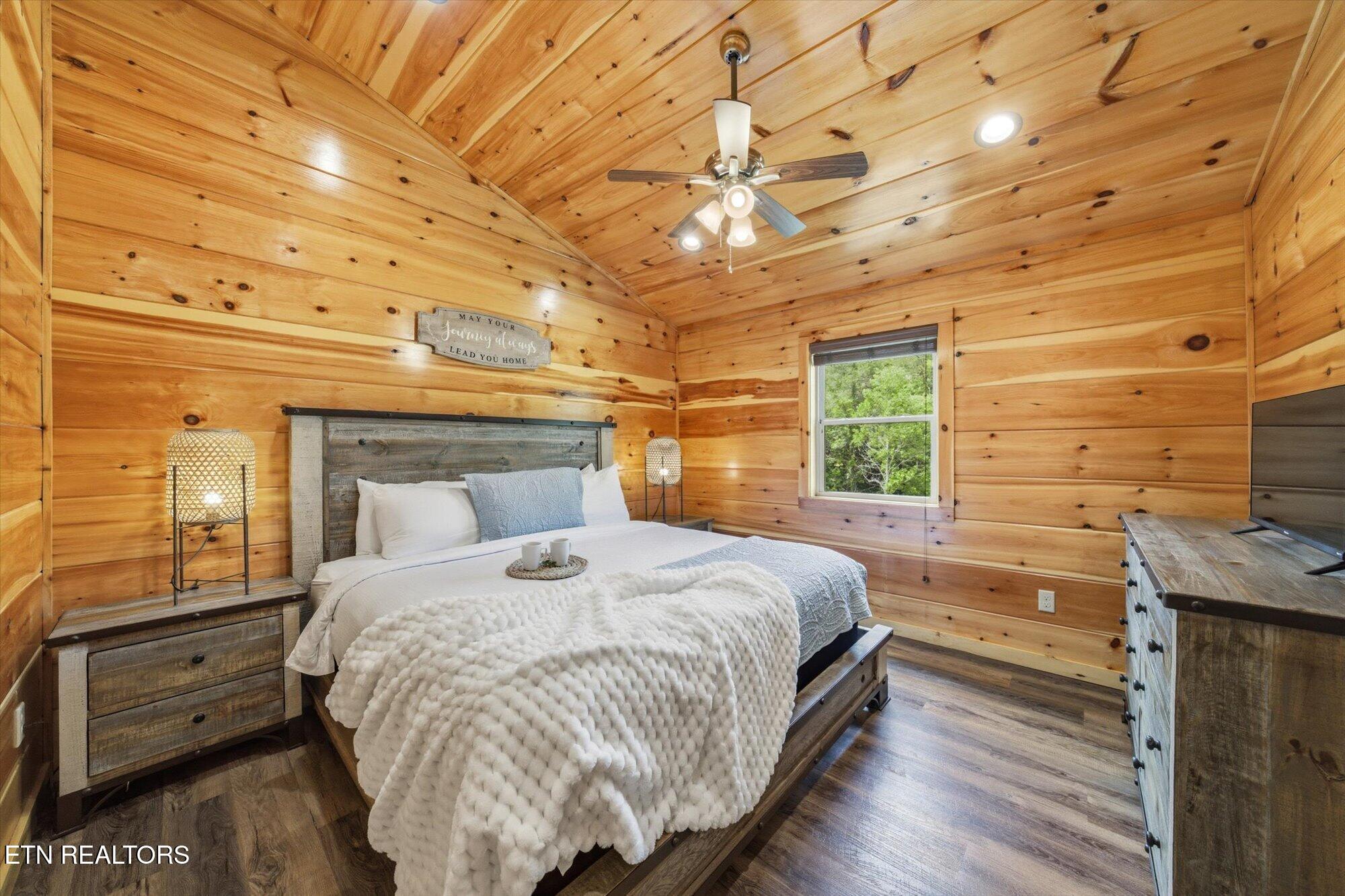 2933 Fiddlers Creek Way Pigeon Forge TN 37863
