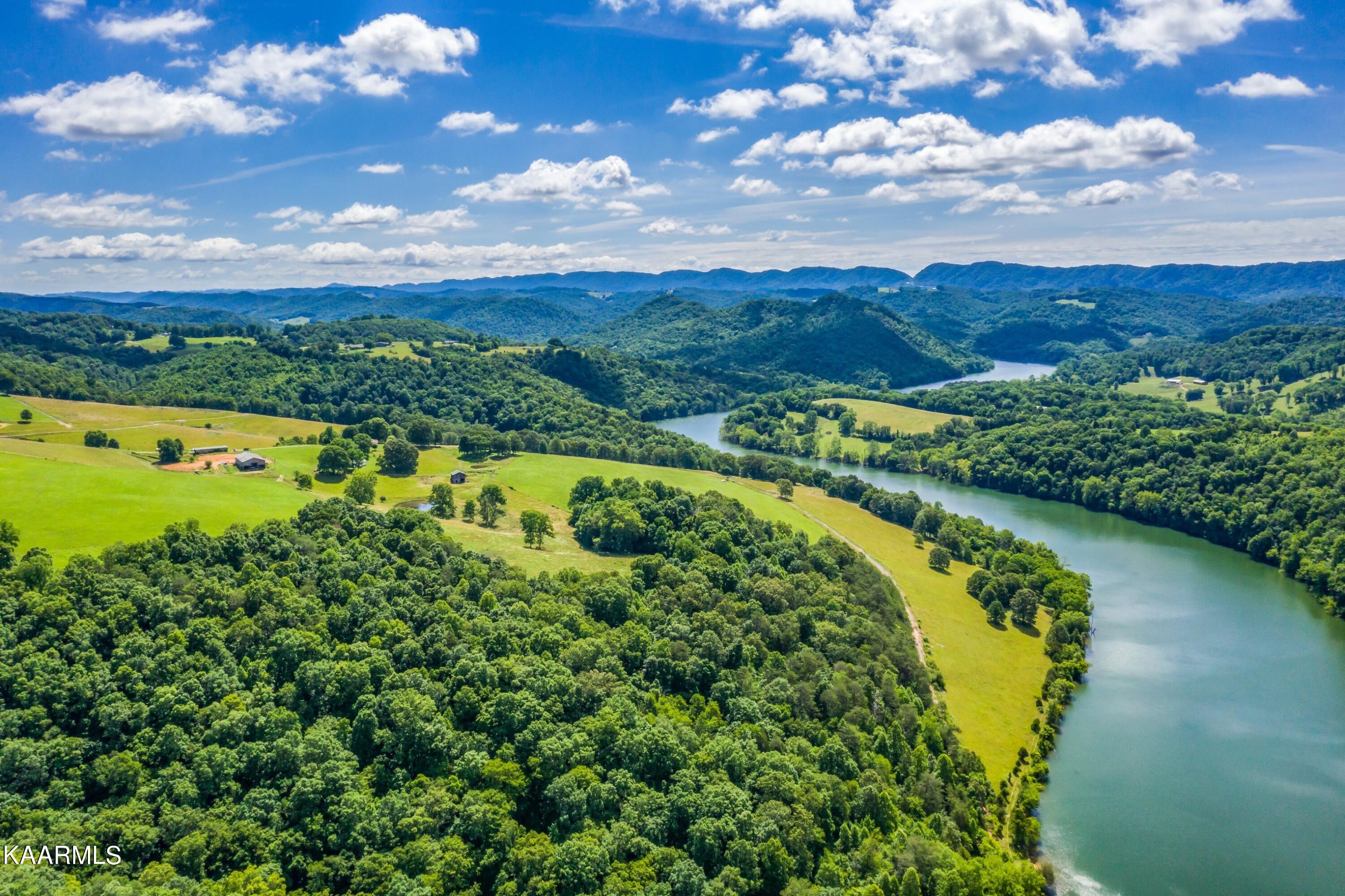 745 Ronald Holt Lane Tazewell TN 37879