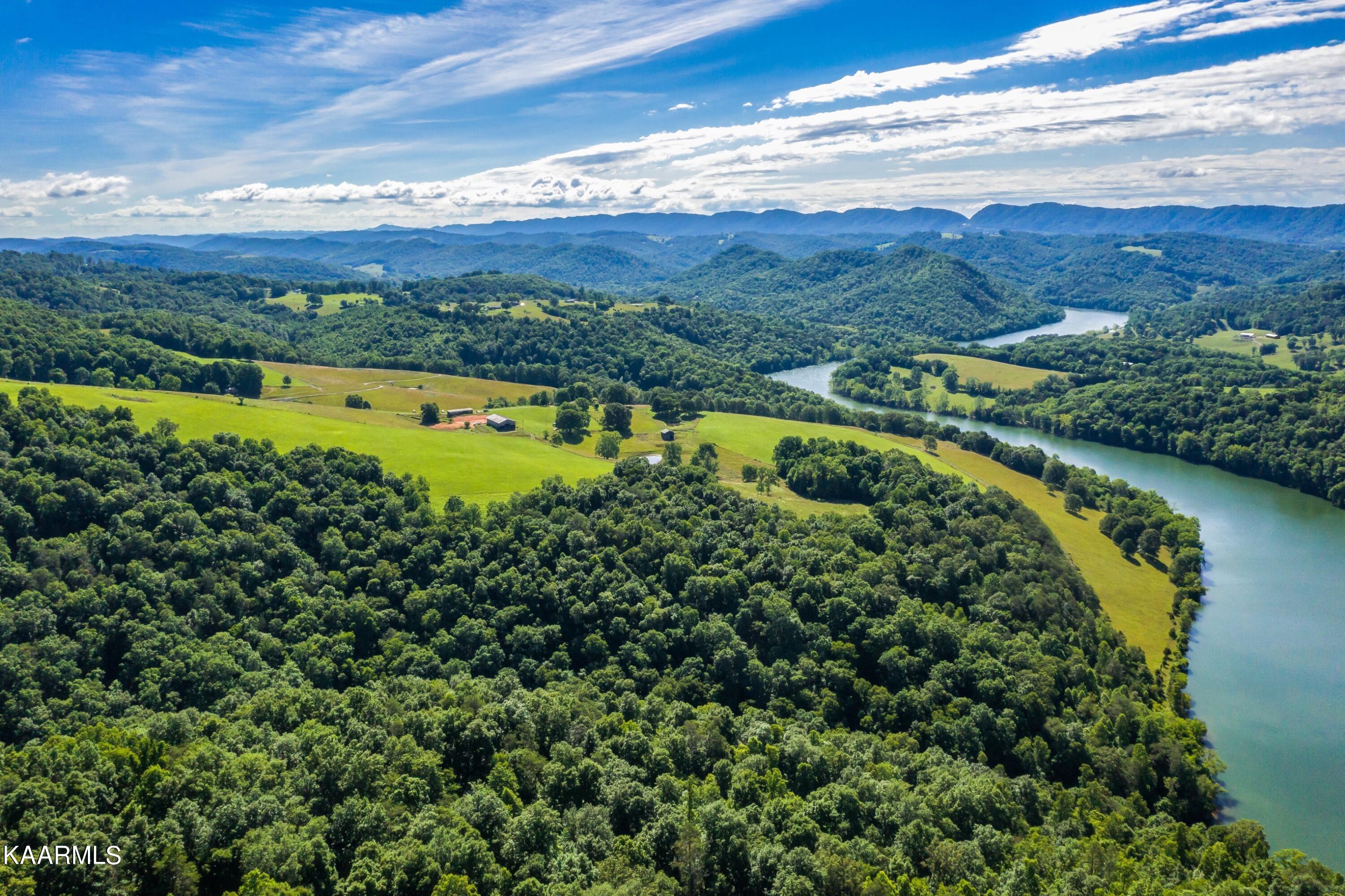 745 Ronald Holt Lane Tazewell TN 37879