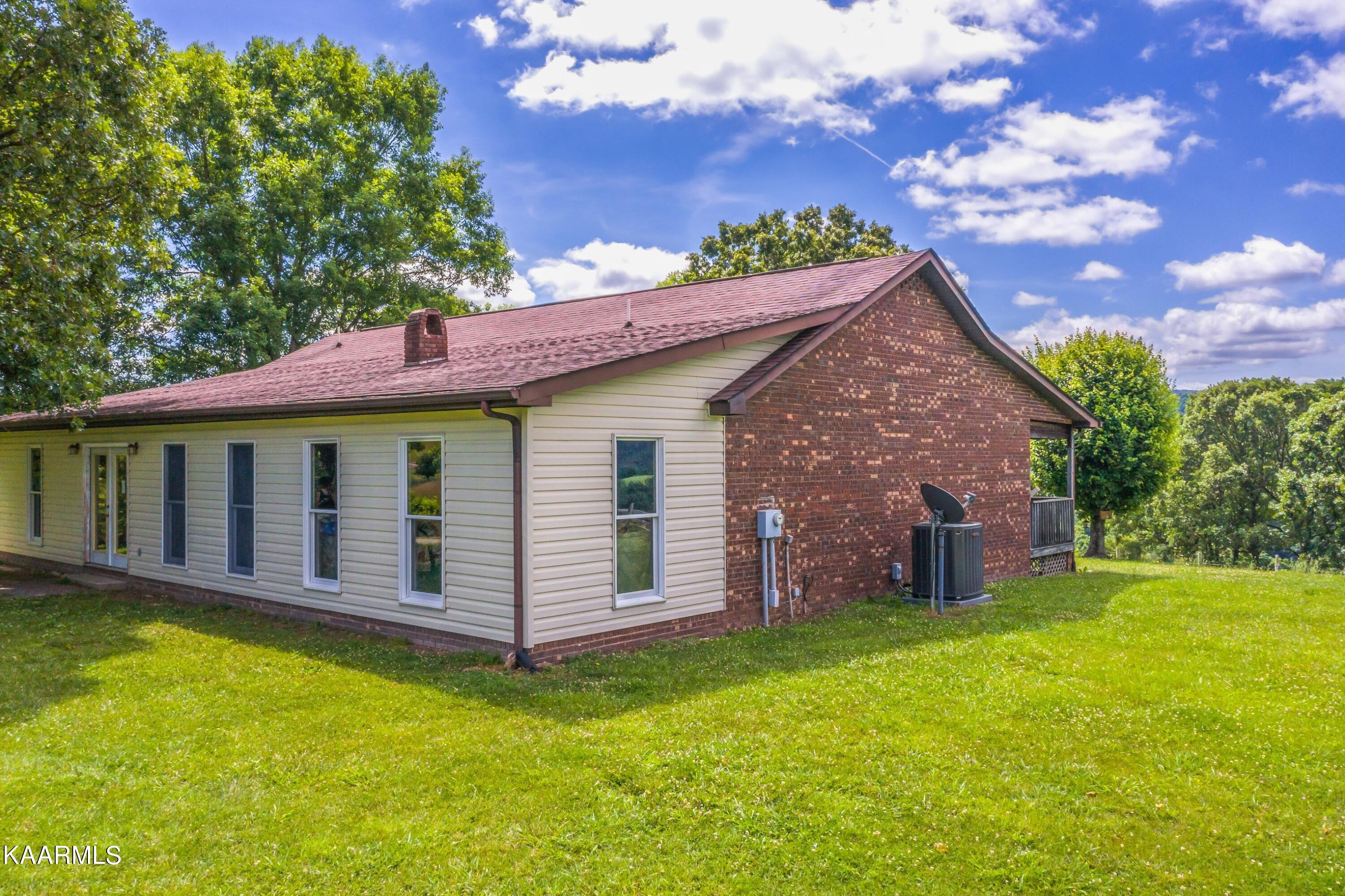 745 Ronald Holt Lane Tazewell TN 37879