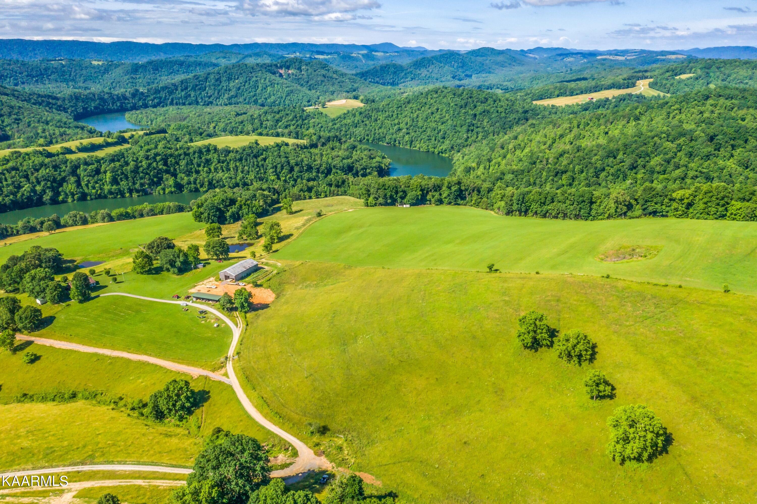 745 Ronald Holt Lane Tazewell TN 37879
