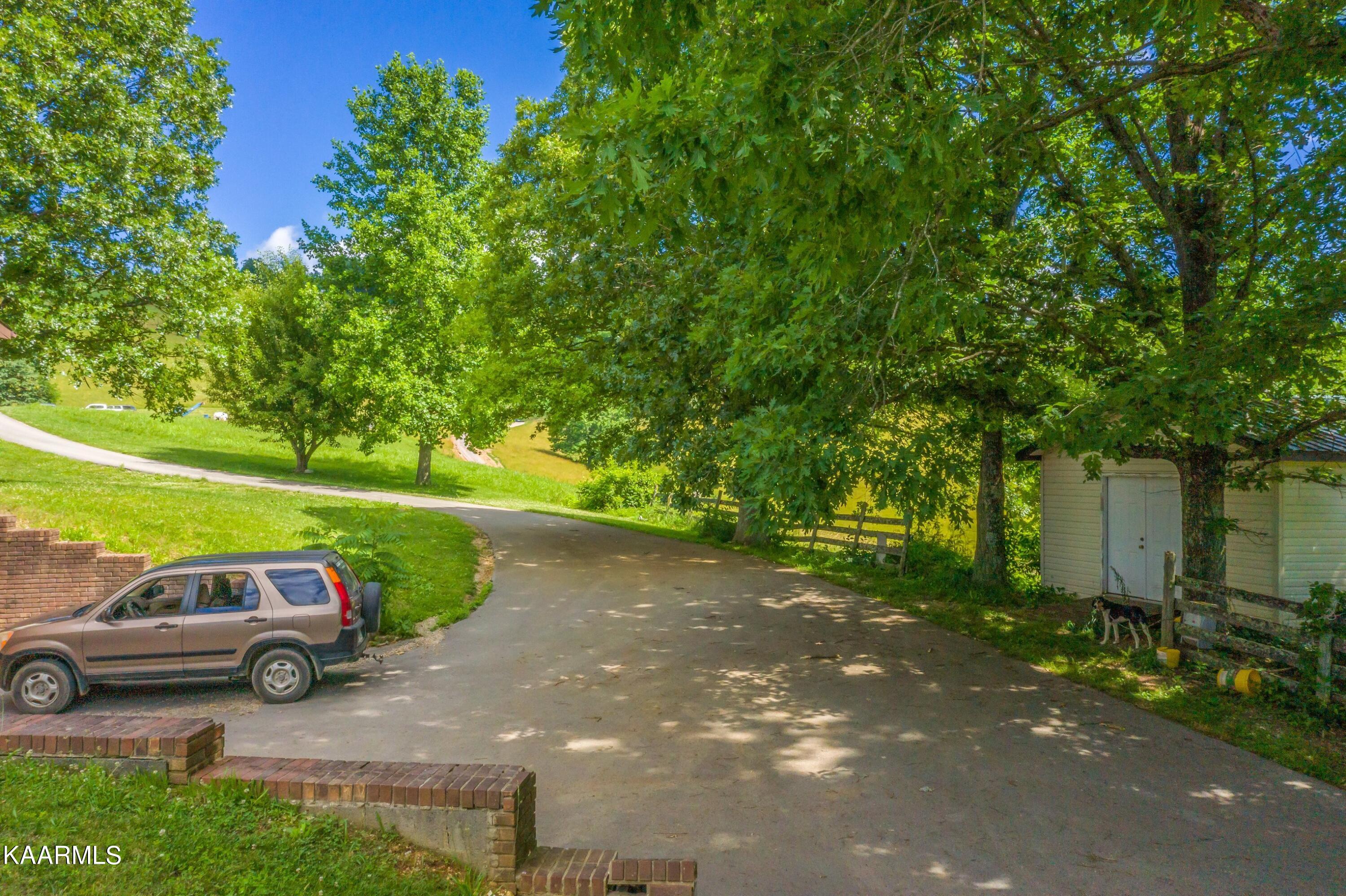 745 Ronald Holt Lane Tazewell TN 37879